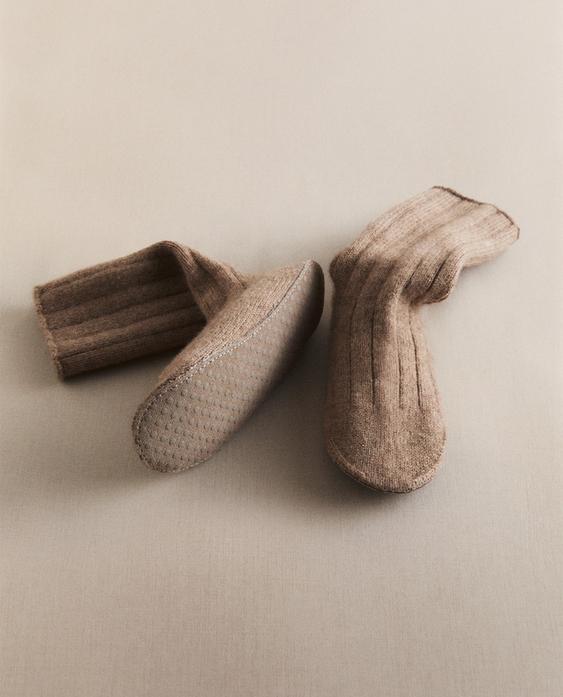 KASCHMIR-KINDERSTRUMPF MIT LEDERSOHLE