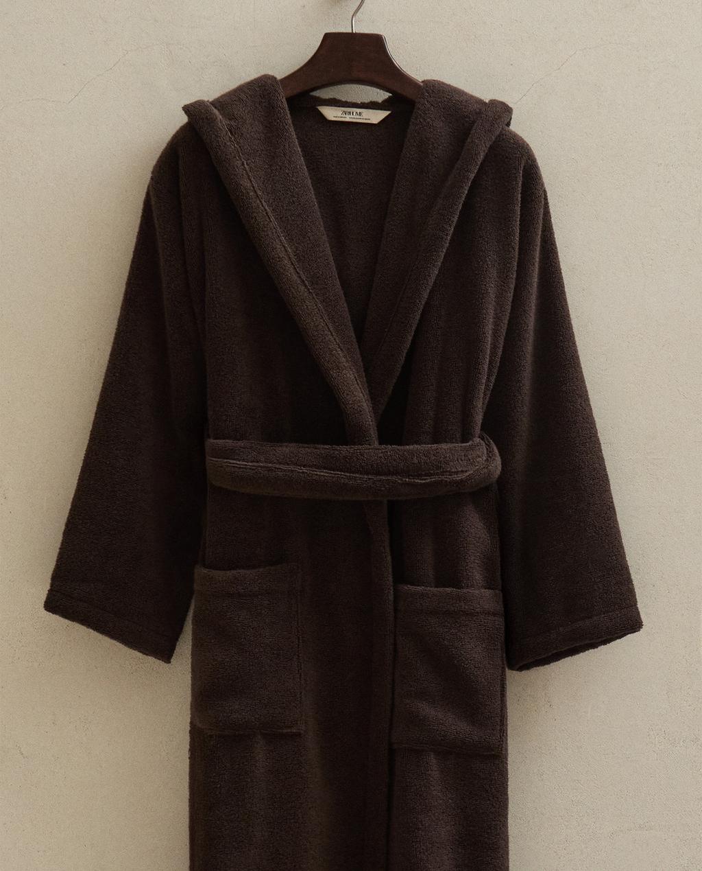 EXTRA SOFT HOODED BATHROBE (380 GXM²)