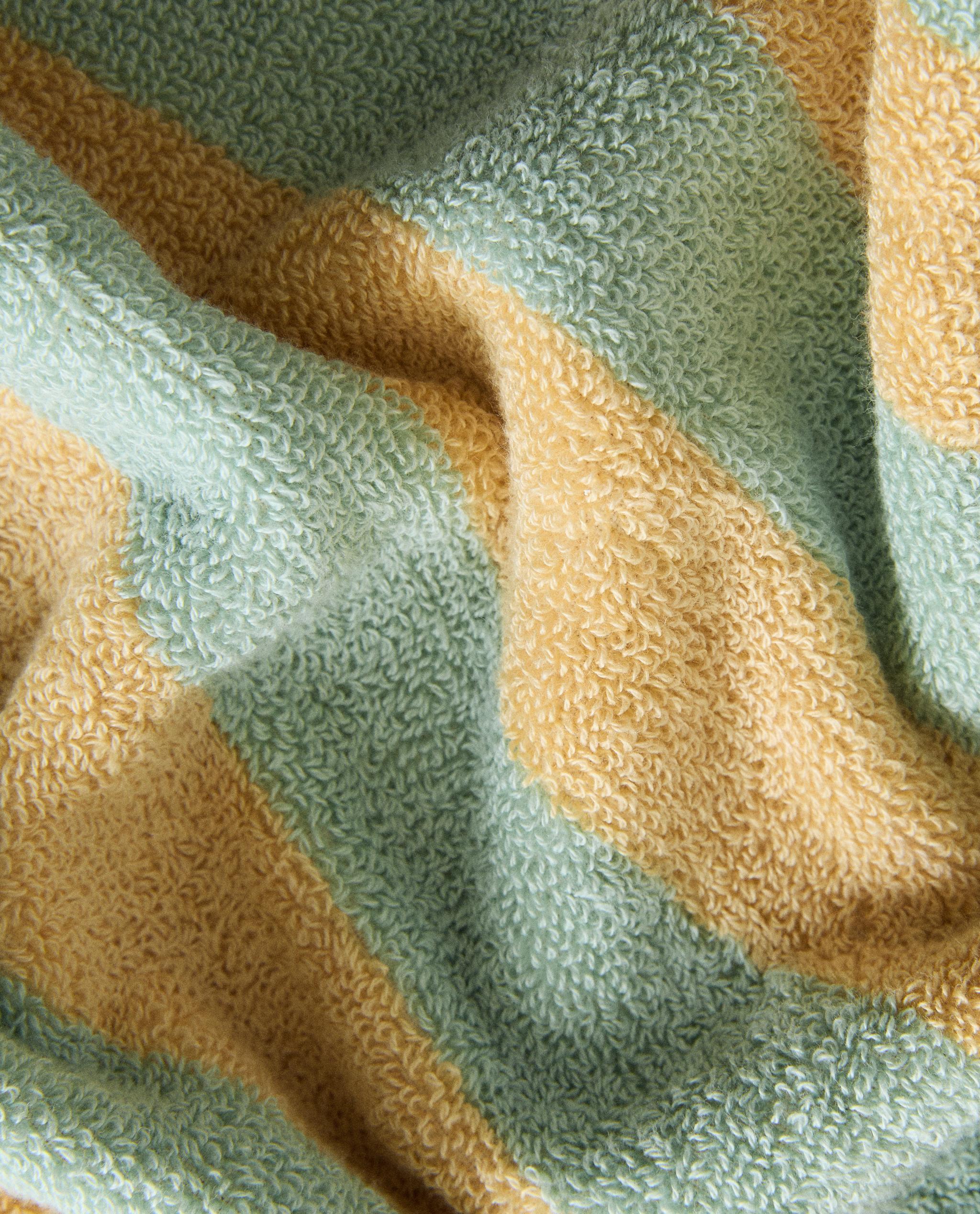 STRIPED TOWEL WITH TOPSTITCHING product thumbnail 5