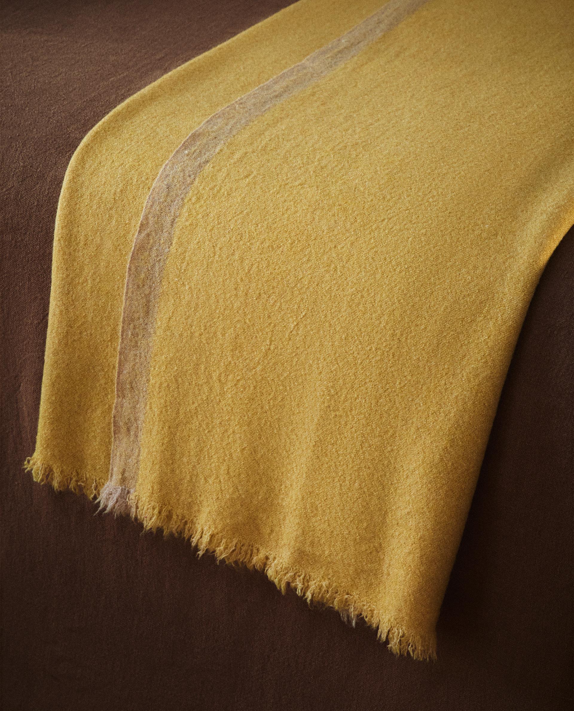 CONTRAST COLOURED WOOL BLEND THROW