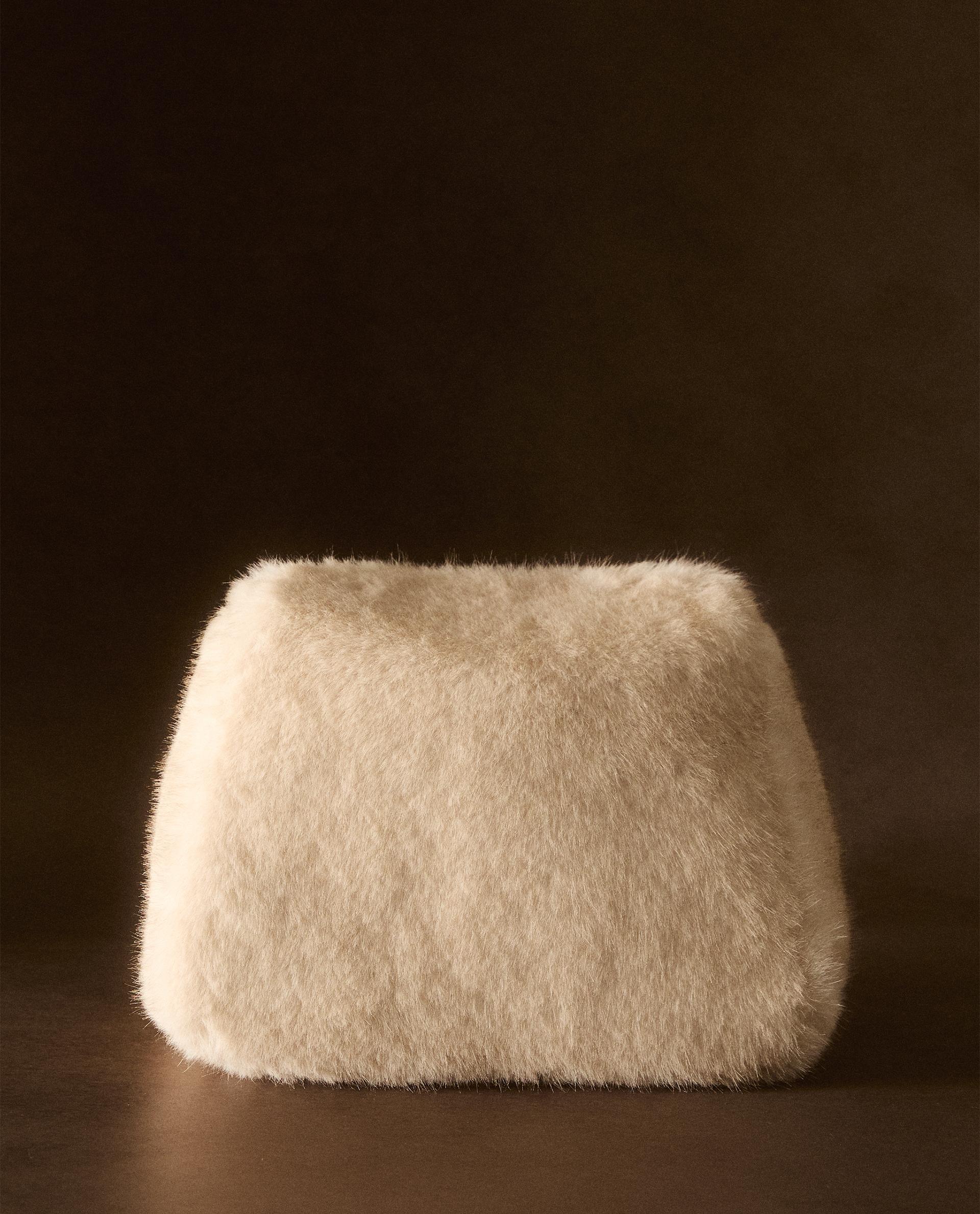 FURRY TOILETRY BAG