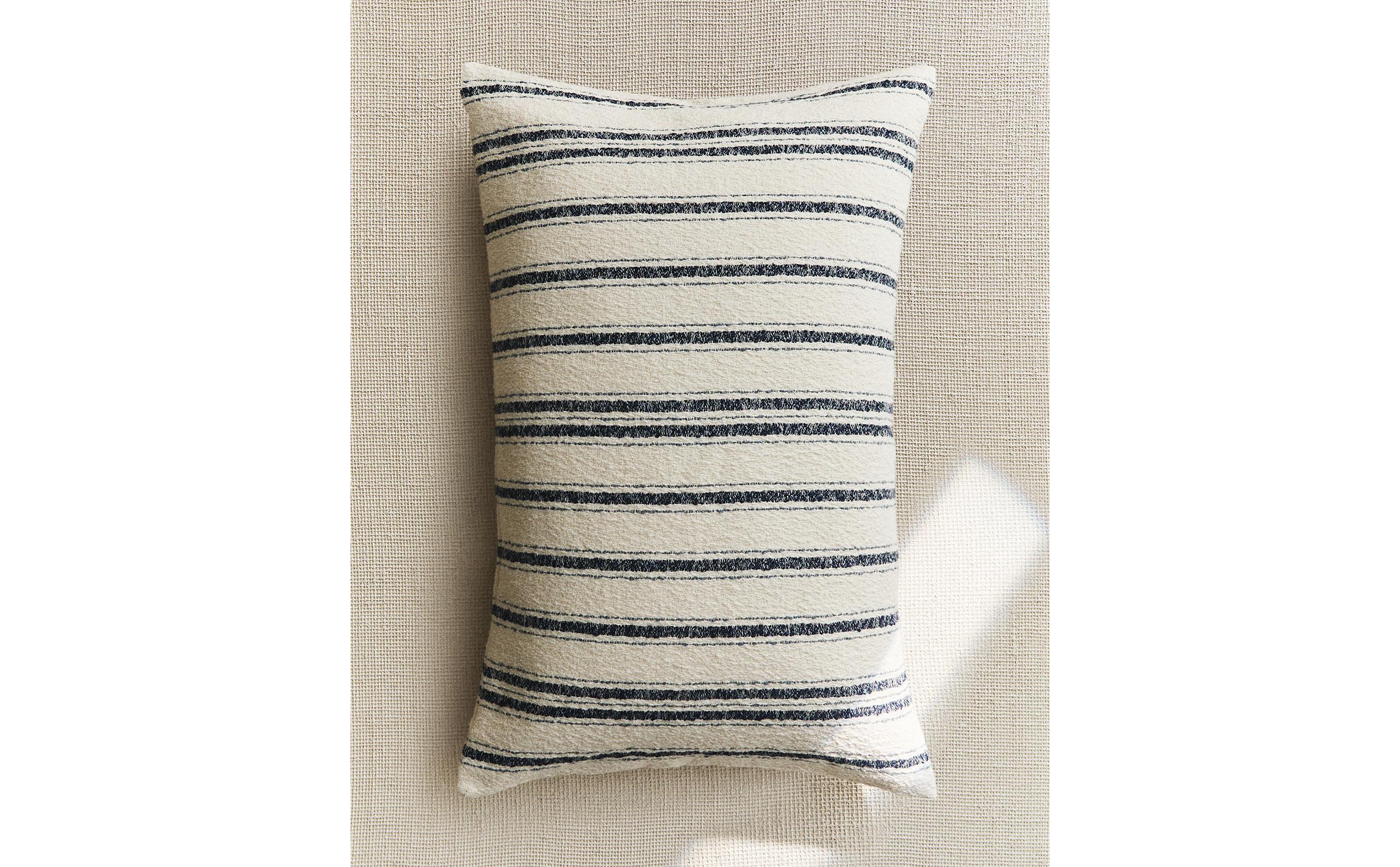 クッションカバー ZARAHOME  Cushion Cover 無地 クッションカバー | Zara Home 日本/Japan