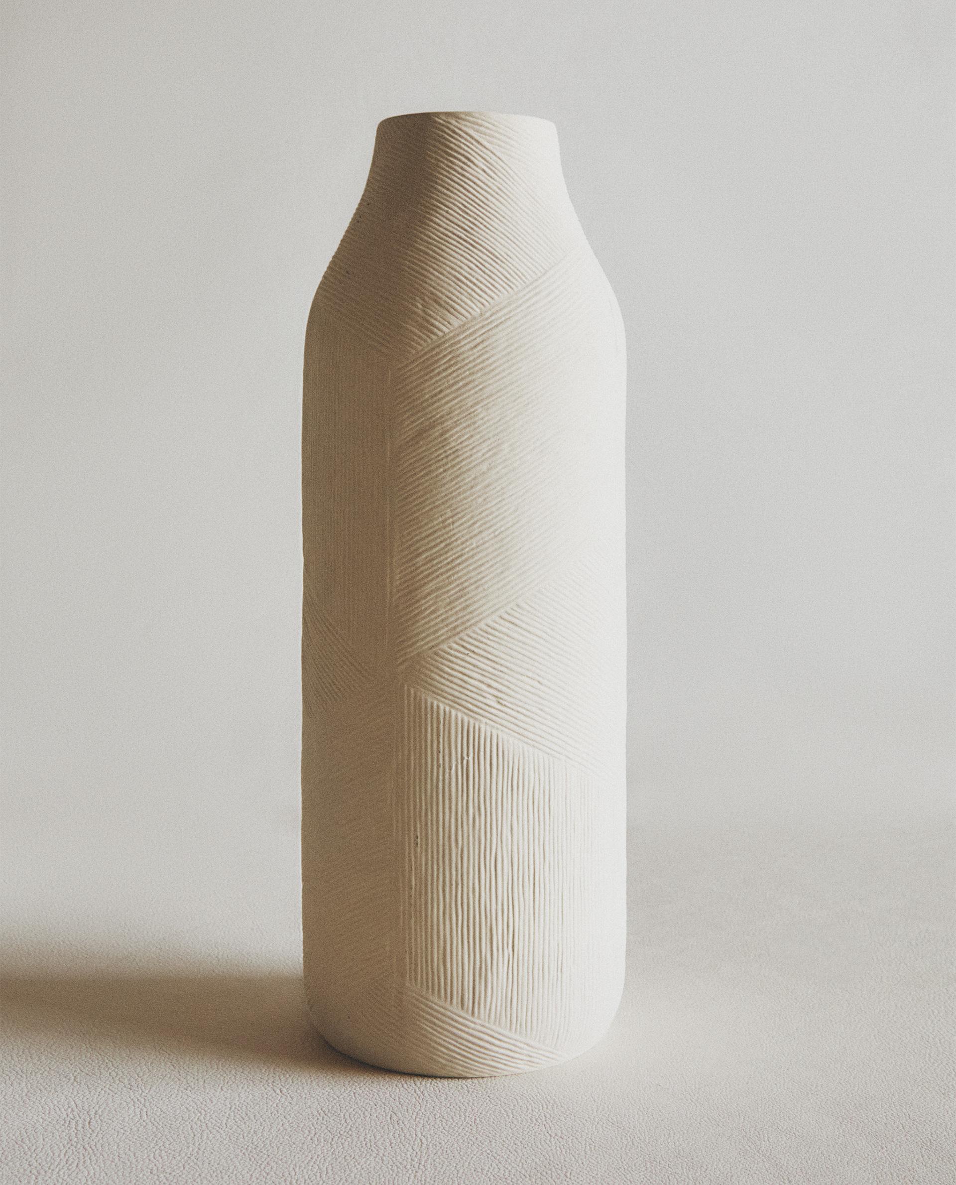 JARRON CERAMICA CON TEXTURA BLANCA REINDER