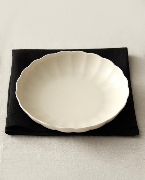 12 PLATOS HONDOS PORCELANA ONDAS