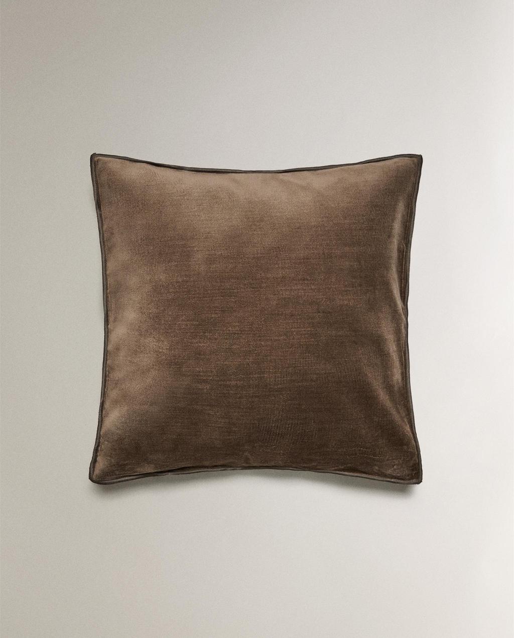 FAȚĂ DE PERNUȚĂ DIN CATIFEA FAȚĂ DE PERNUȚĂ DIN CATIFEA