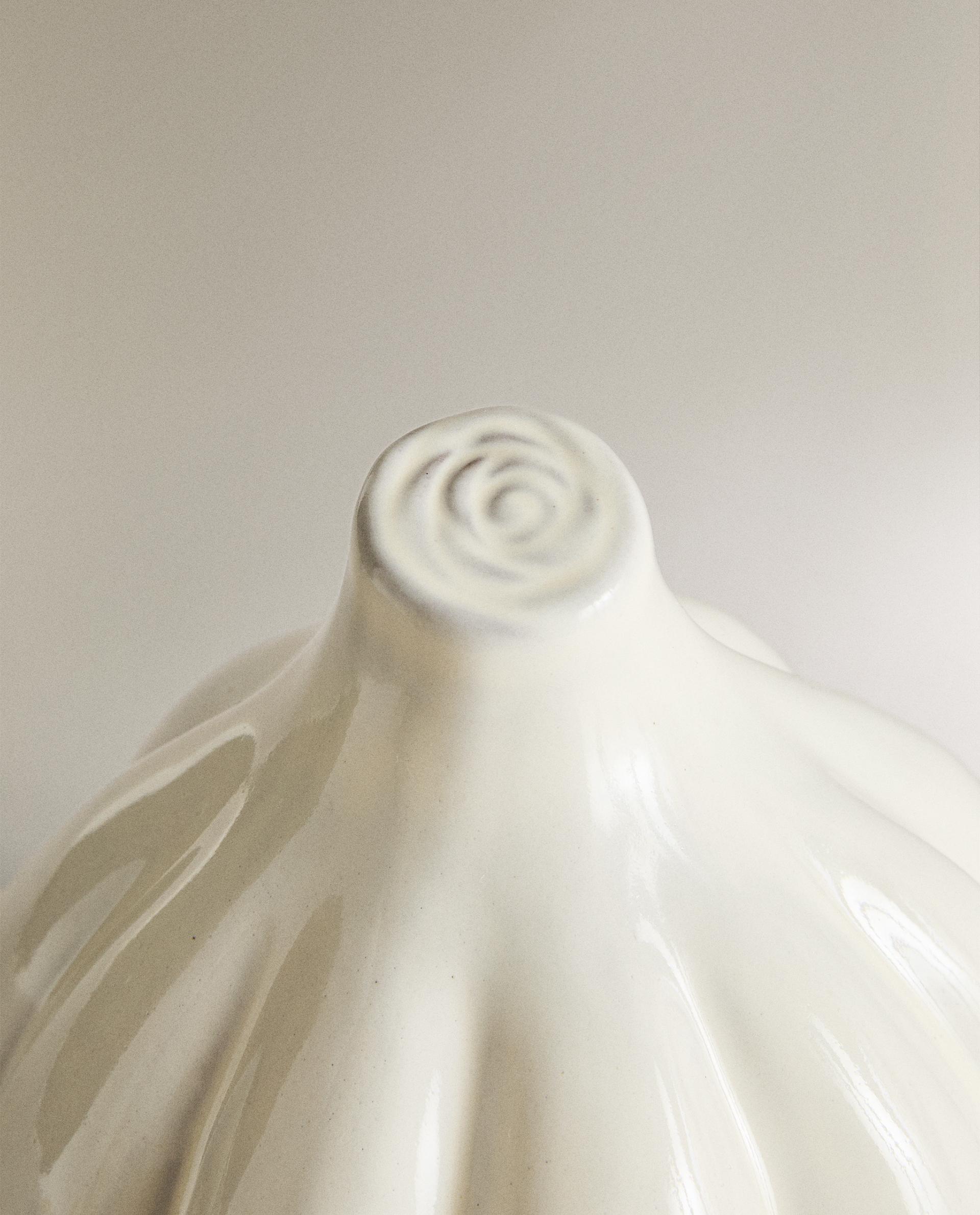 TERRACOTTA GARLIC STORAGE JAR product thumbnail 7