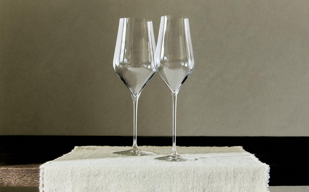 PLAIN CRYSTALLINE GLASSWARE PLAIN CRYSTALLINE GLASSWARE