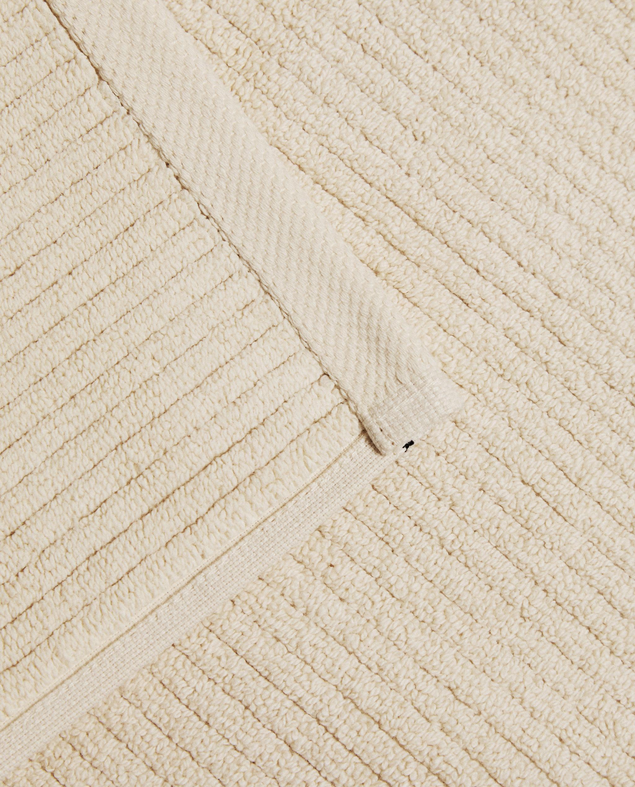 RIBBED TEXTURE BATH MAT product thumbnail 3