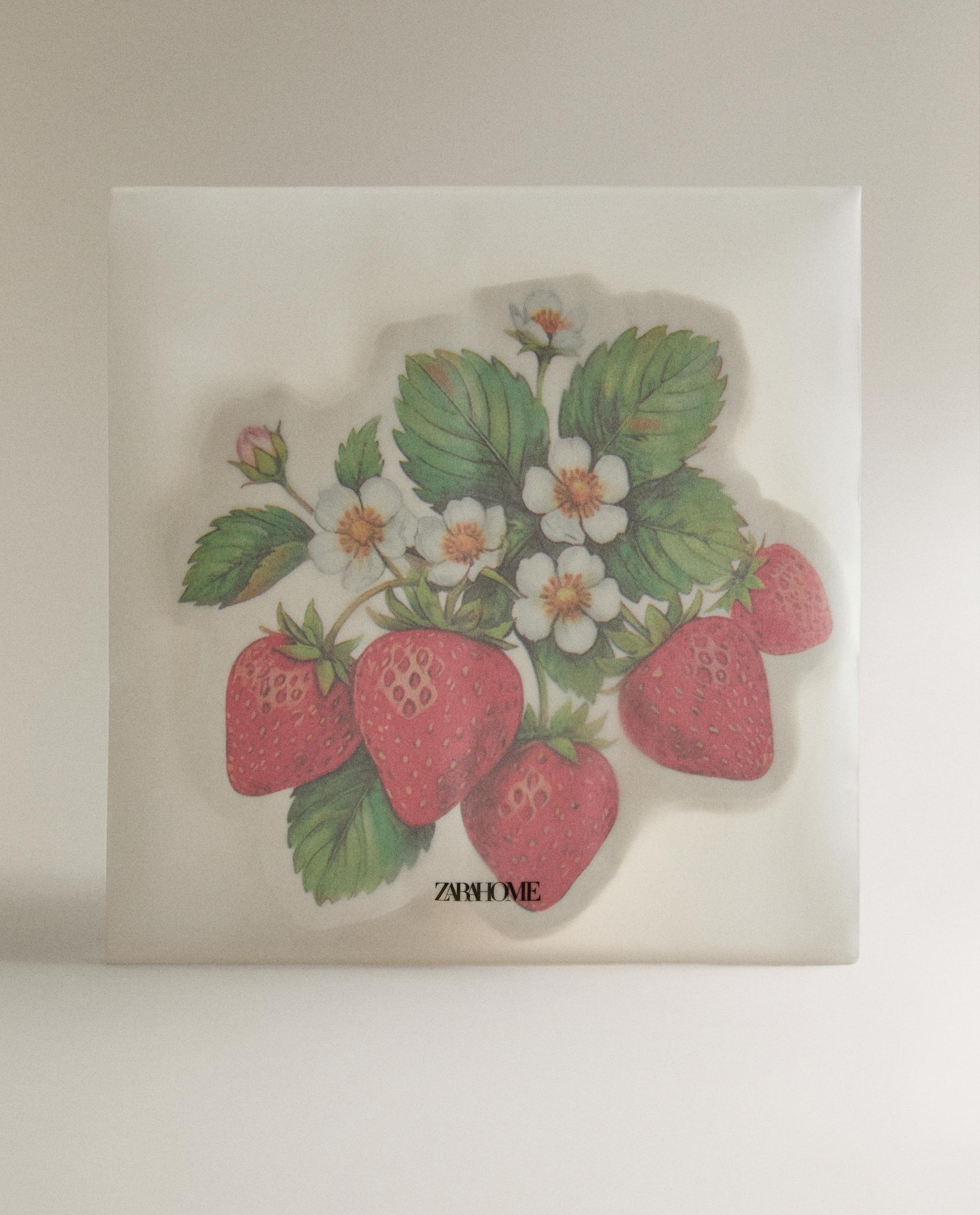 PACK OF STRAWBERRY PAPER NAPKINS (PACK OF 20) product thumbnail 3
