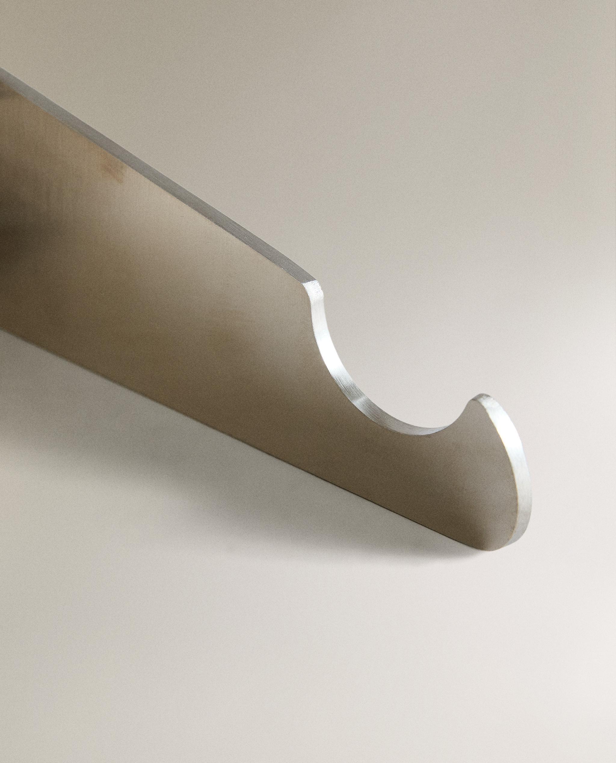 STEEL WEIGHT WALL STAND