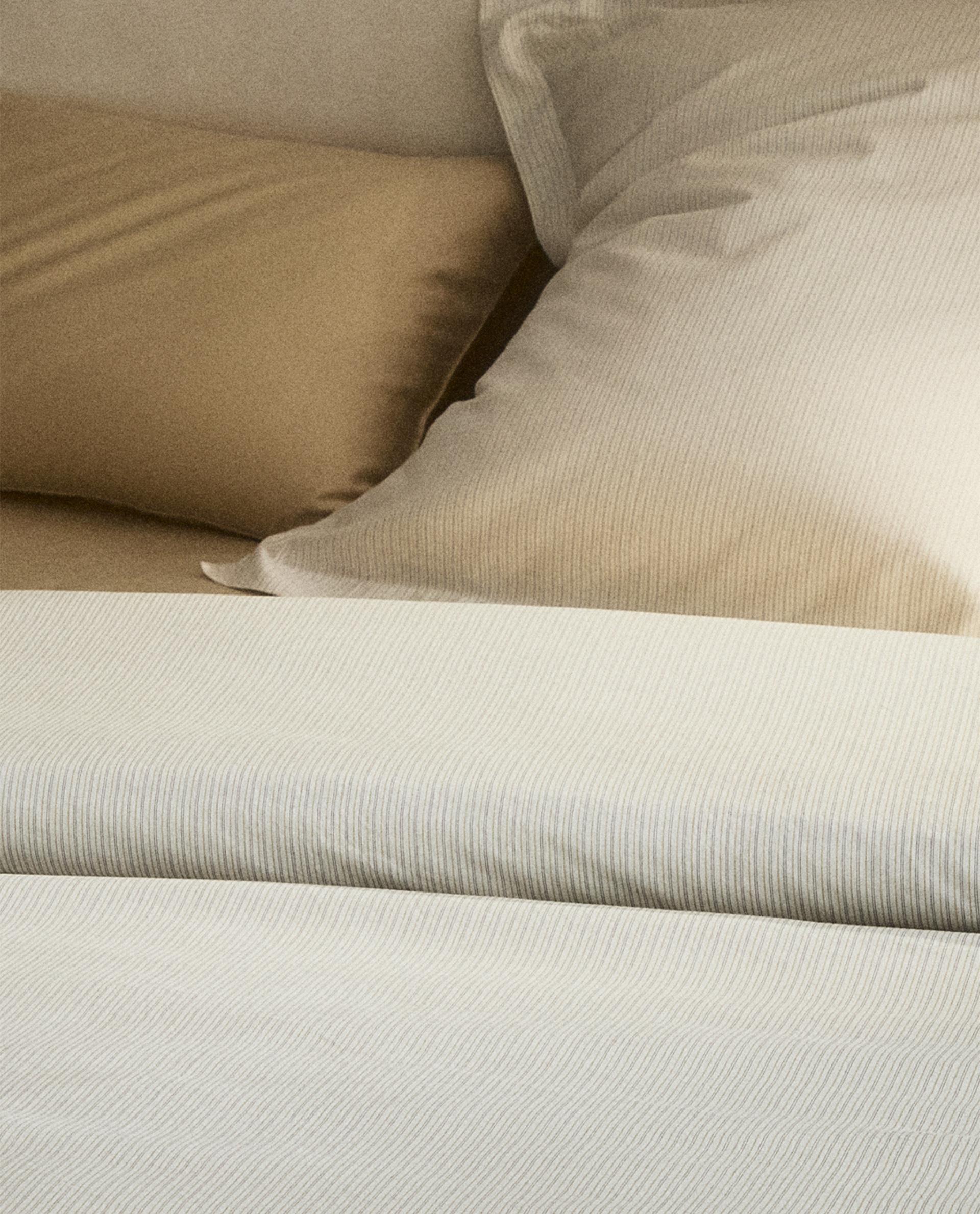 縁取り刺繍入り トップシーツ | Zara Home 日本/Japan