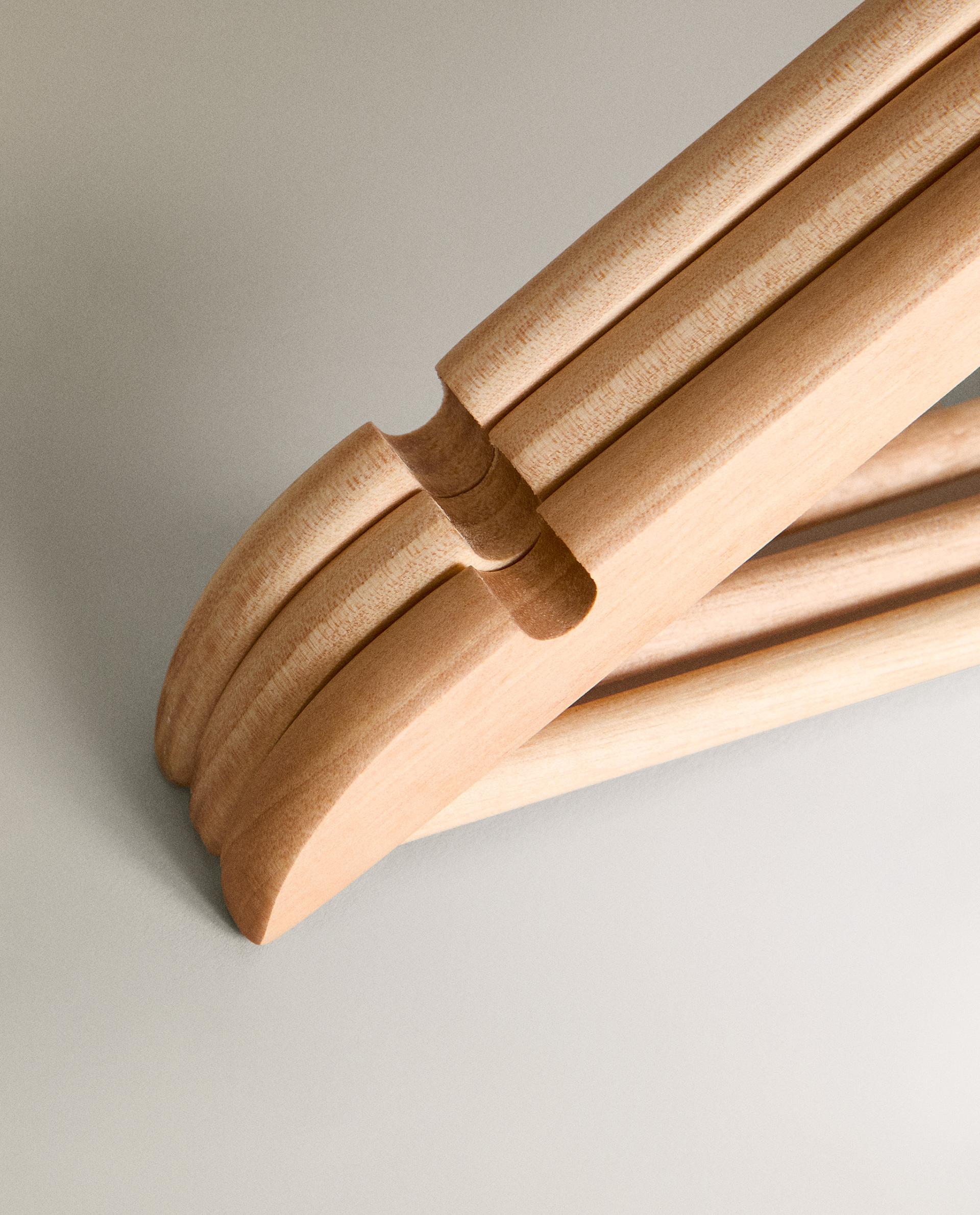 LACQUERED WOODEN HANGER (SET OF 3) product thumbnail 2