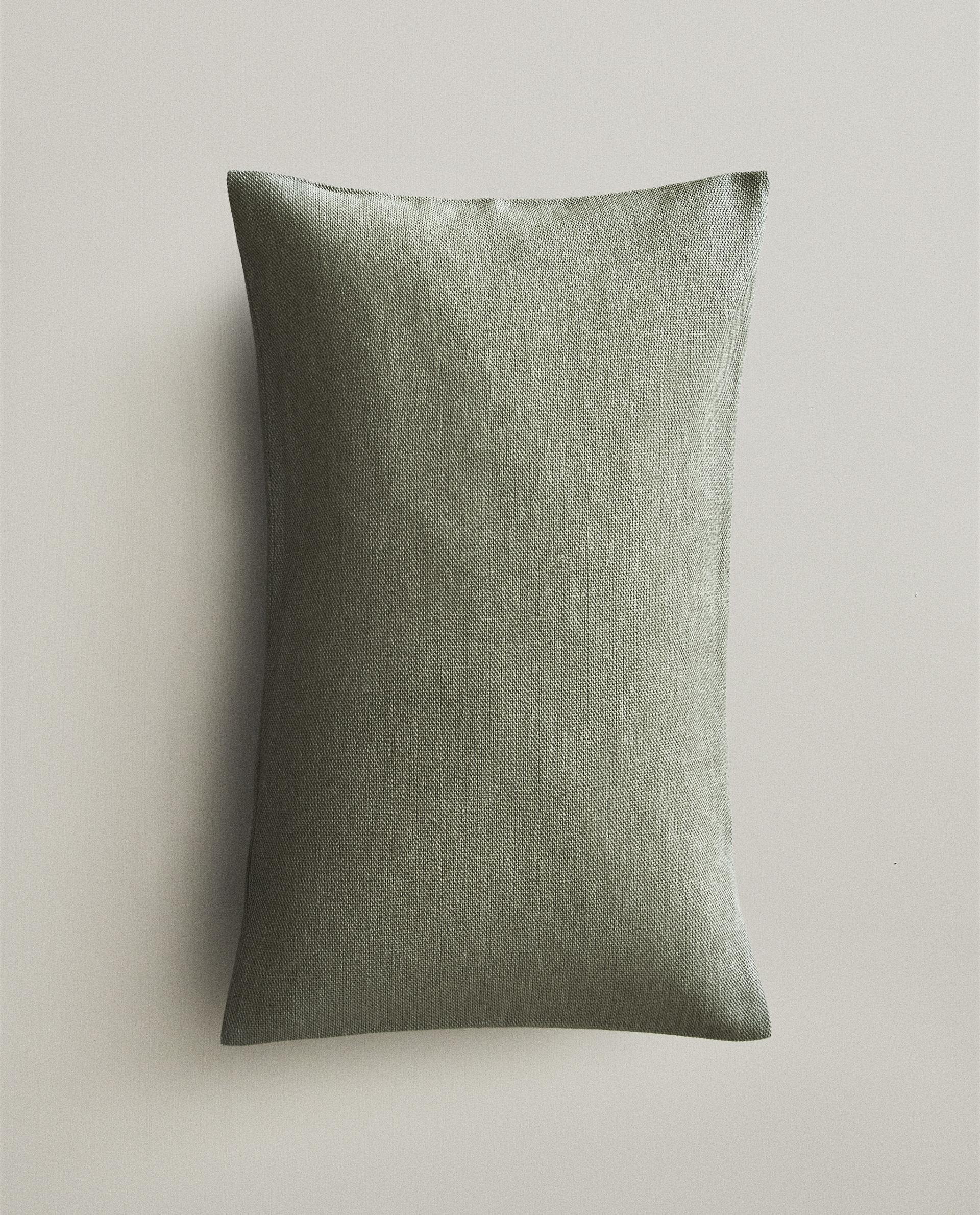 ソファとリビングルームの装飾クッション | Zara Home 日本/Japan