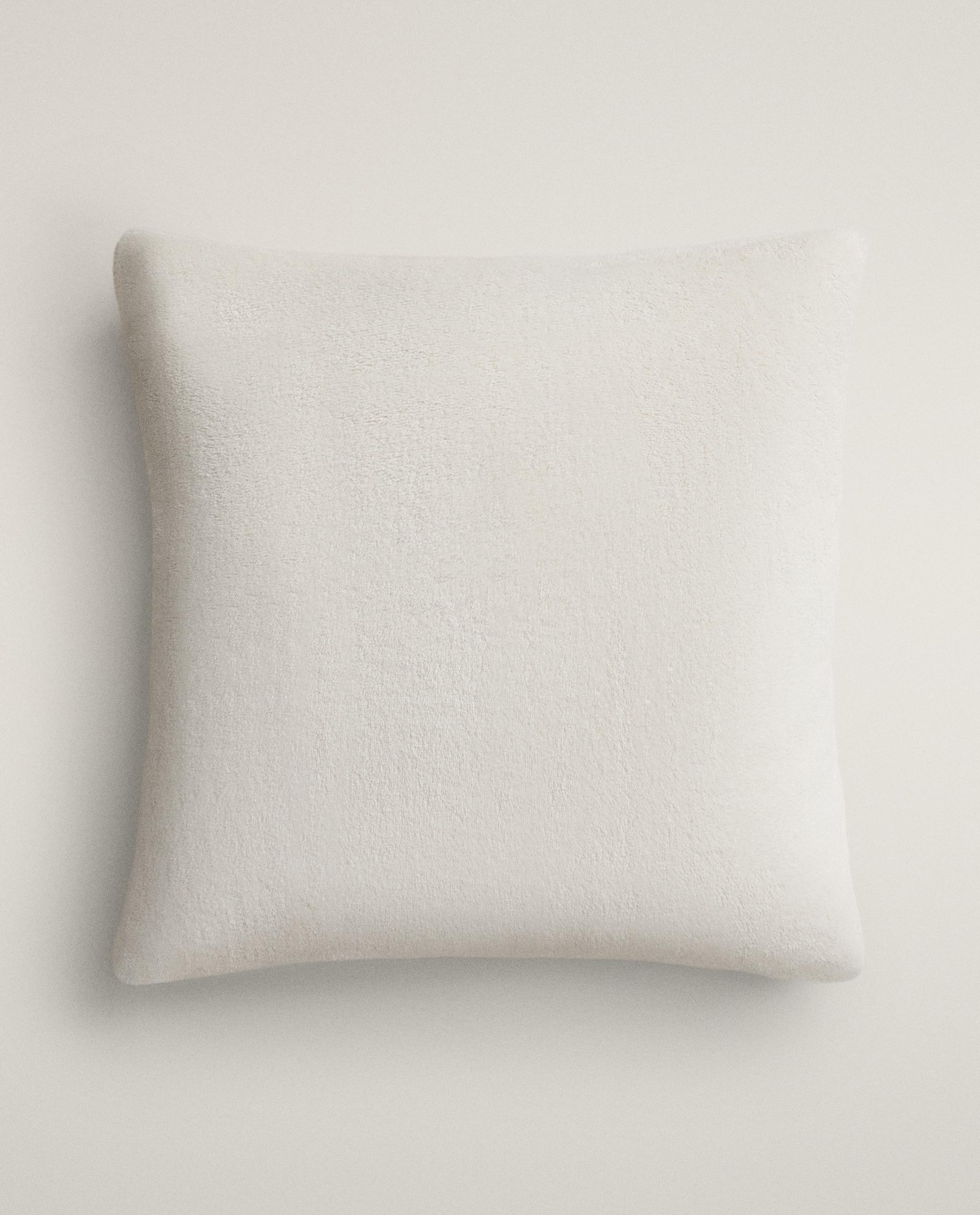 FAUX FUR CUSHION COVER product thumbnail 6