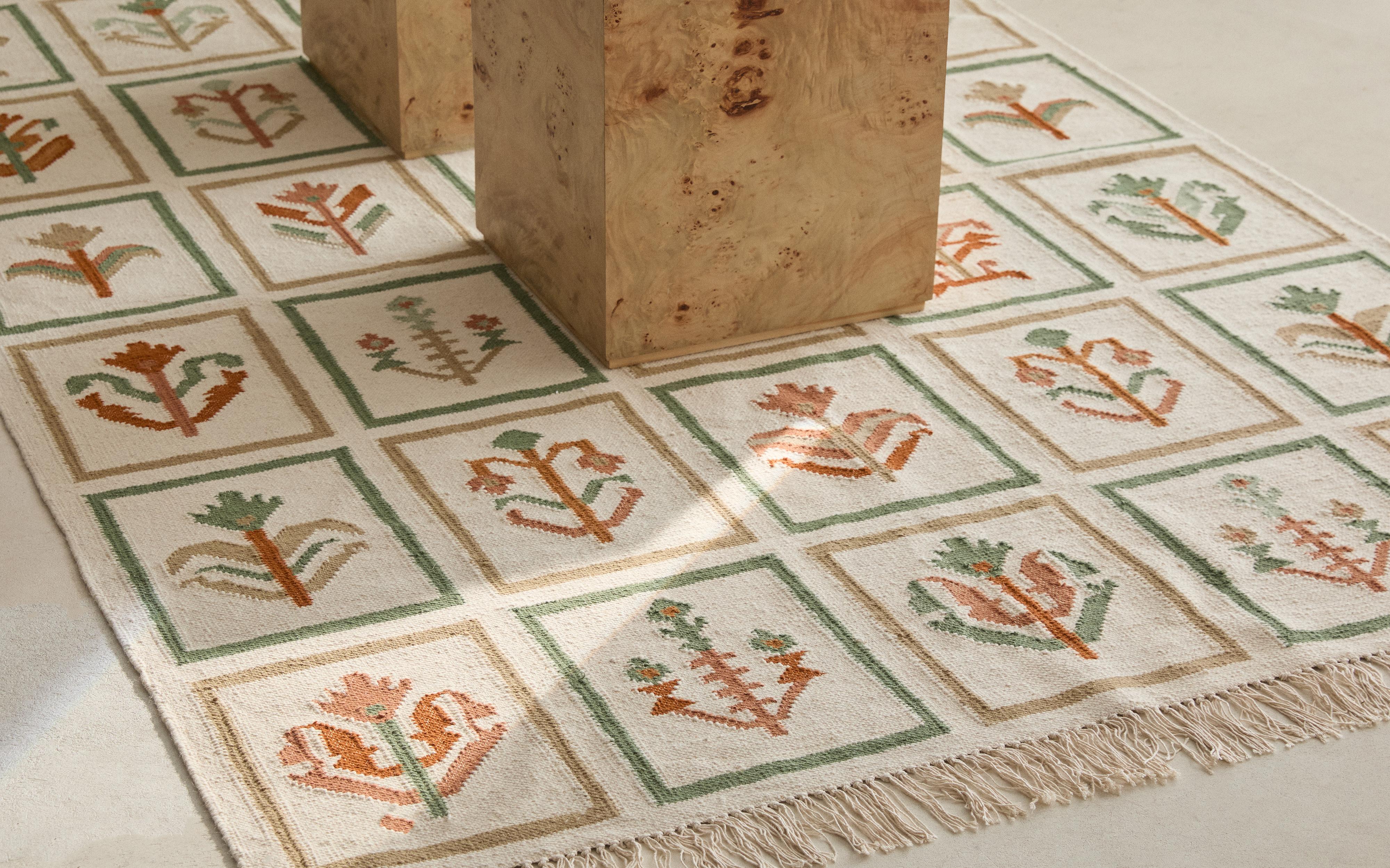 FLORAL WOOL RUG product thumbnail 8