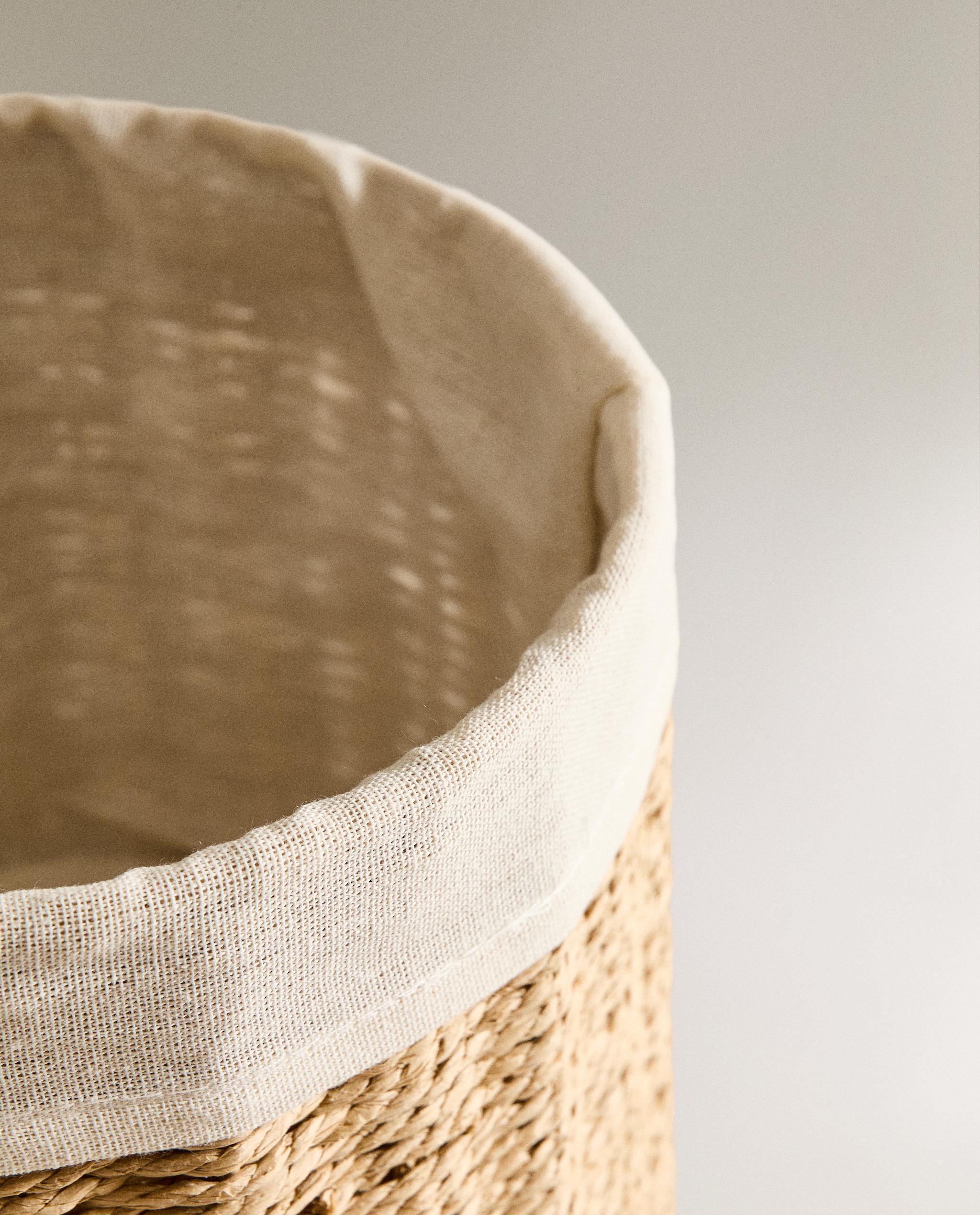 ROUND BASKET WITH COTTON LINING product thumbnail 2
