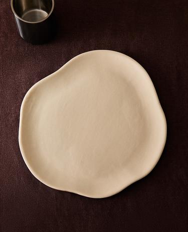 IRREGULAR STONEWARE DINNER PLATE