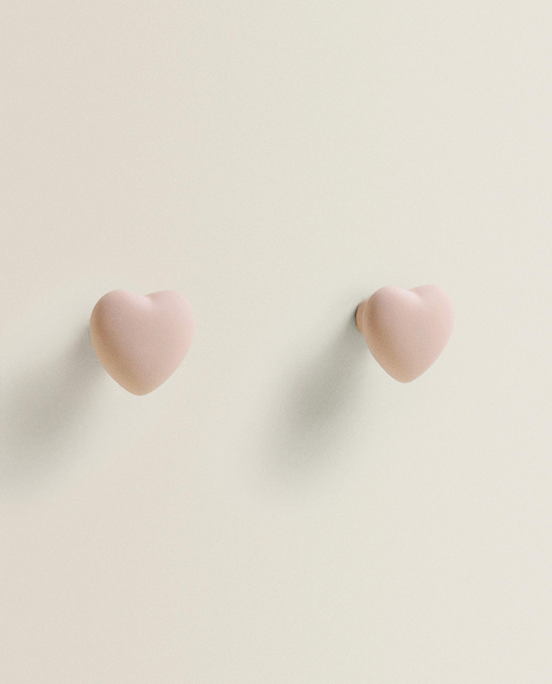 PACK OF KIDS' HEART DOOR KNOBS (PACK OF 2) product thumbnail 2