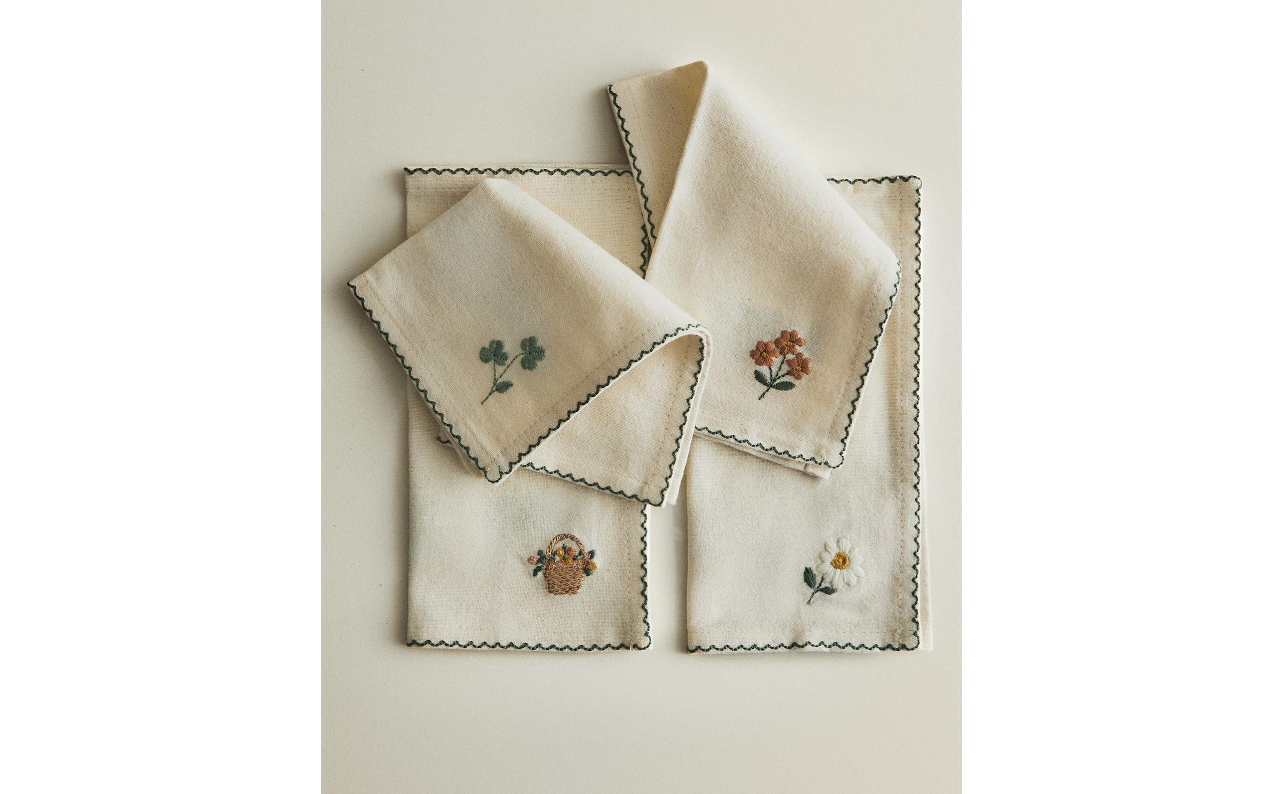 PACK OF EMBROIDERED FLORAL NAPKINS (PACK OF 4) product thumbnail 8