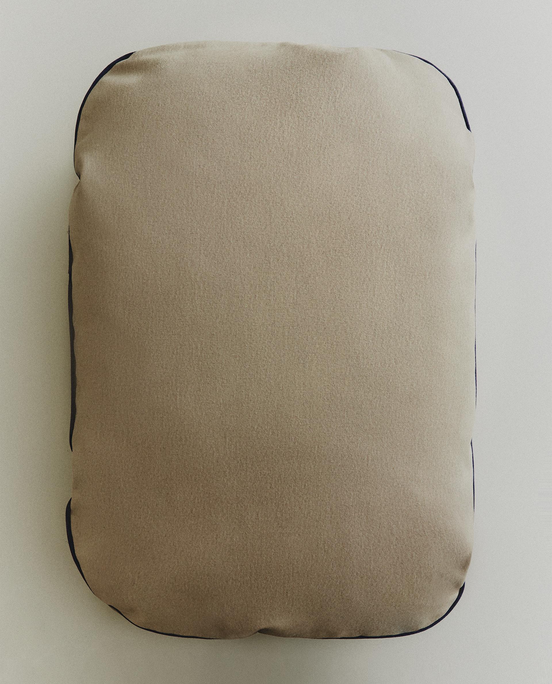 OVAL PET CUSHION OVAL PET CUSHION