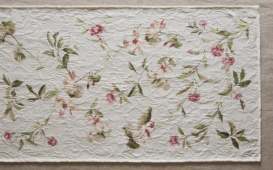 FLORAL JACQUARD TABLE RUNNER