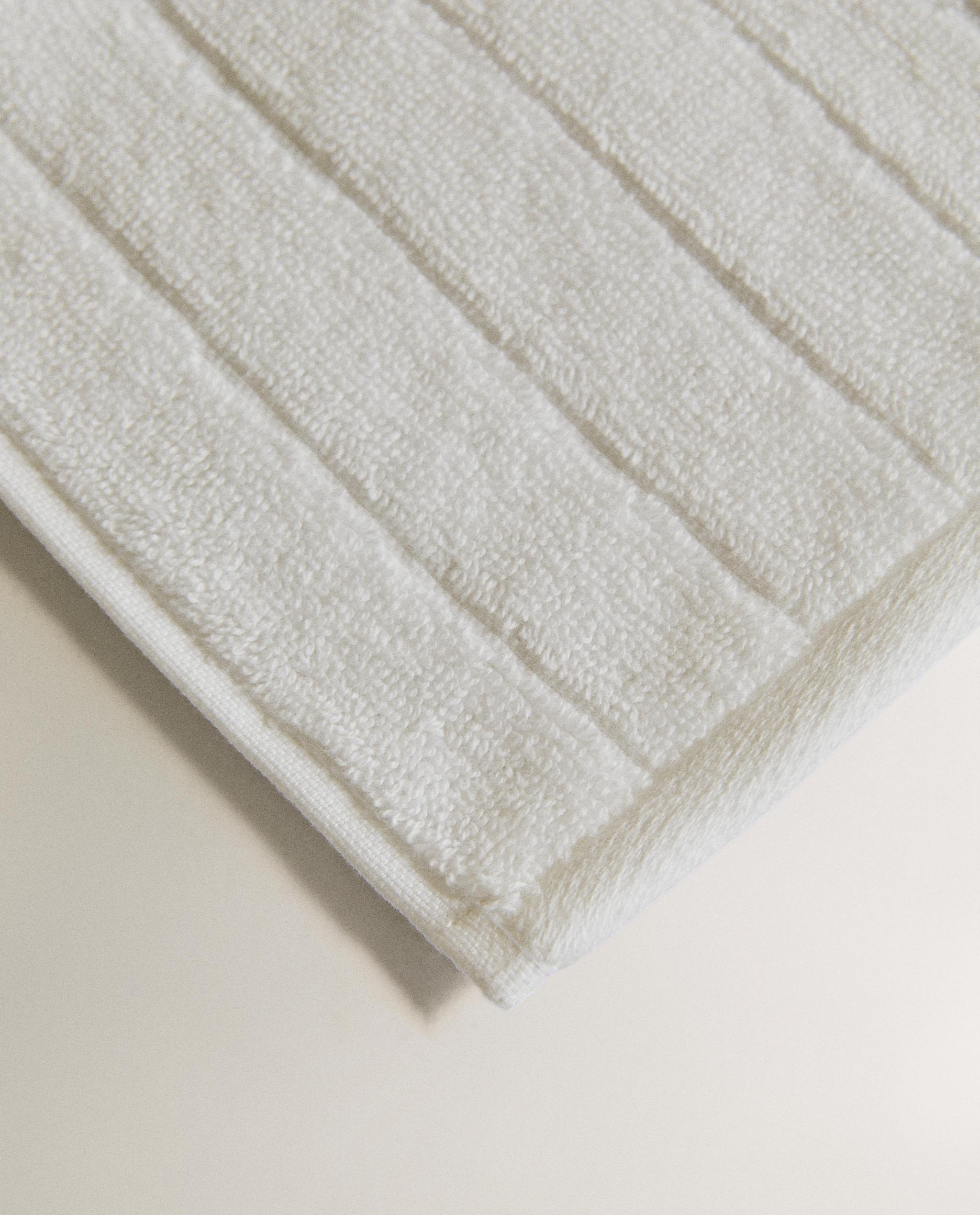 TEXTURED STRIPED BATH TOWEL product thumbnail 12
