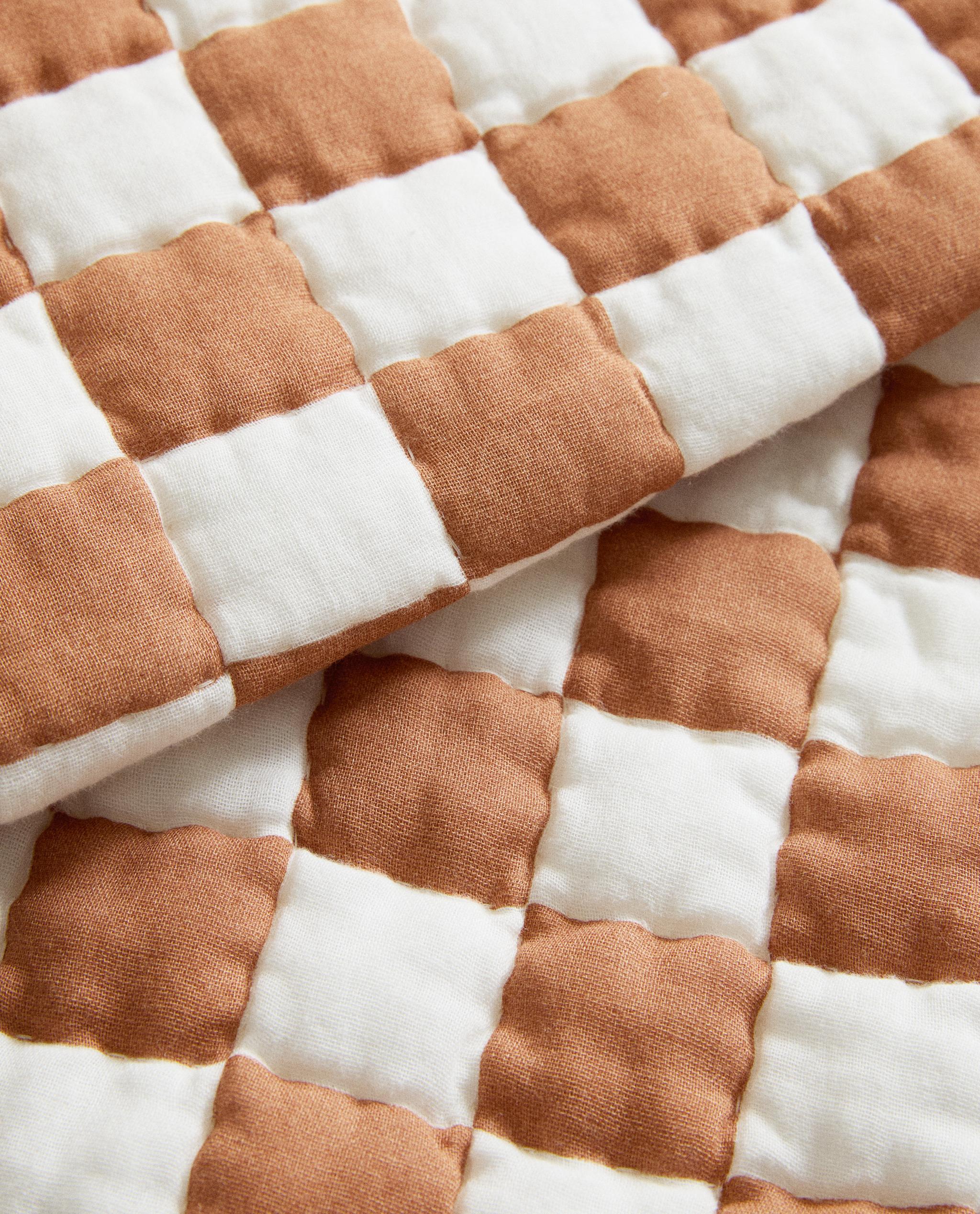 CHECK COTTON QUILTED BEDSPREAD product thumbnail 2