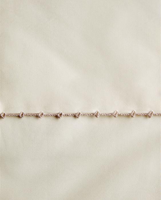 DRAP DE DESSUS BRODERIE PIQUÉE