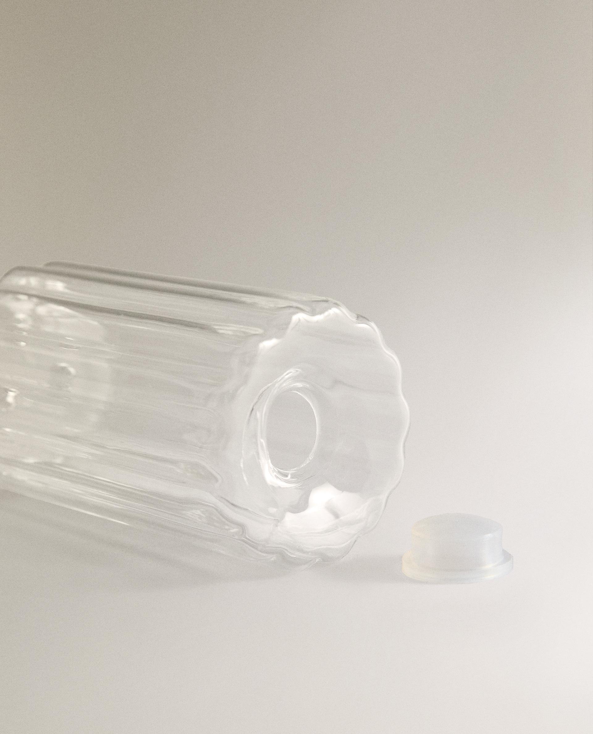 BOROSILICATE GLASS SALT SHAKER product thumbnail 2