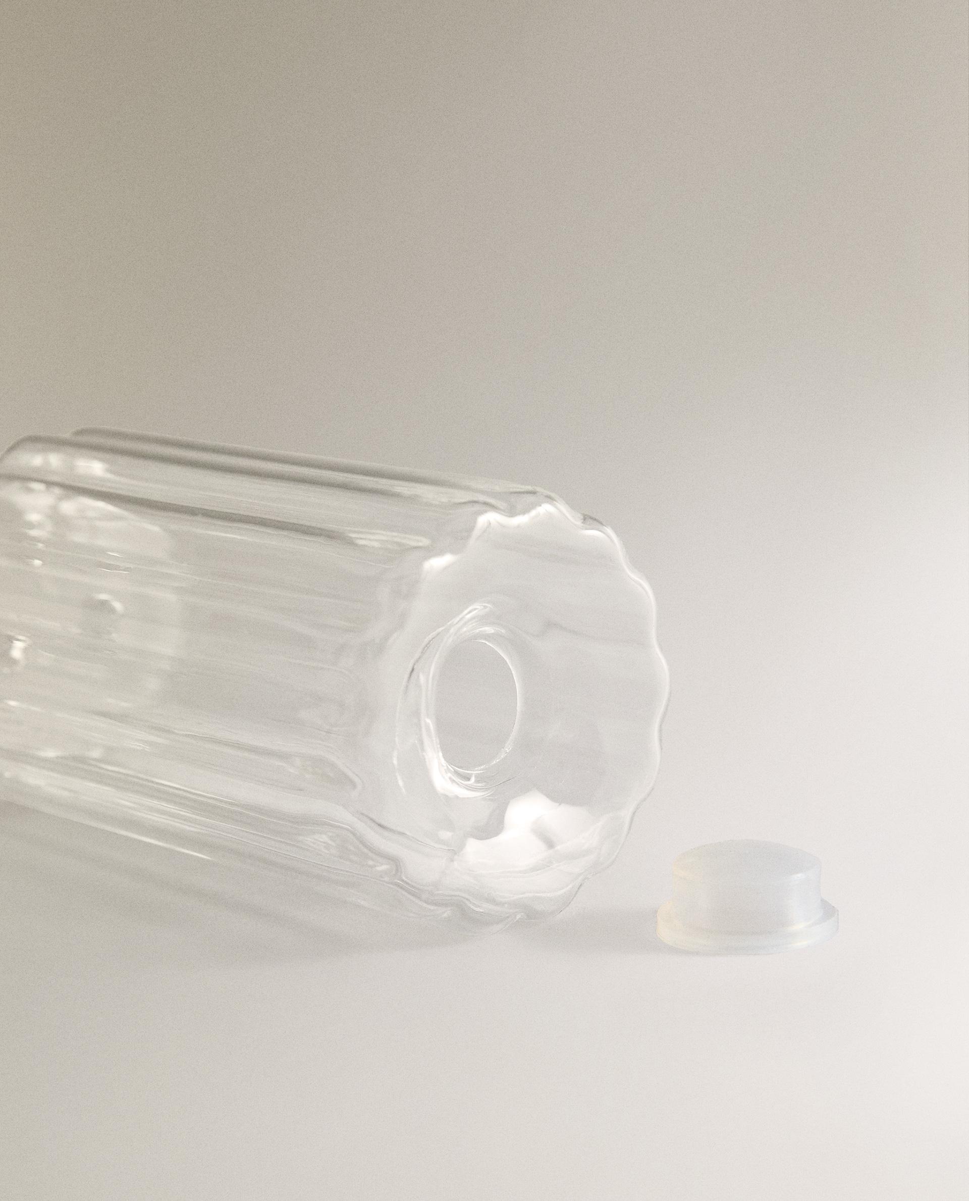 BOROSILICATE GLASS SALT SHAKER