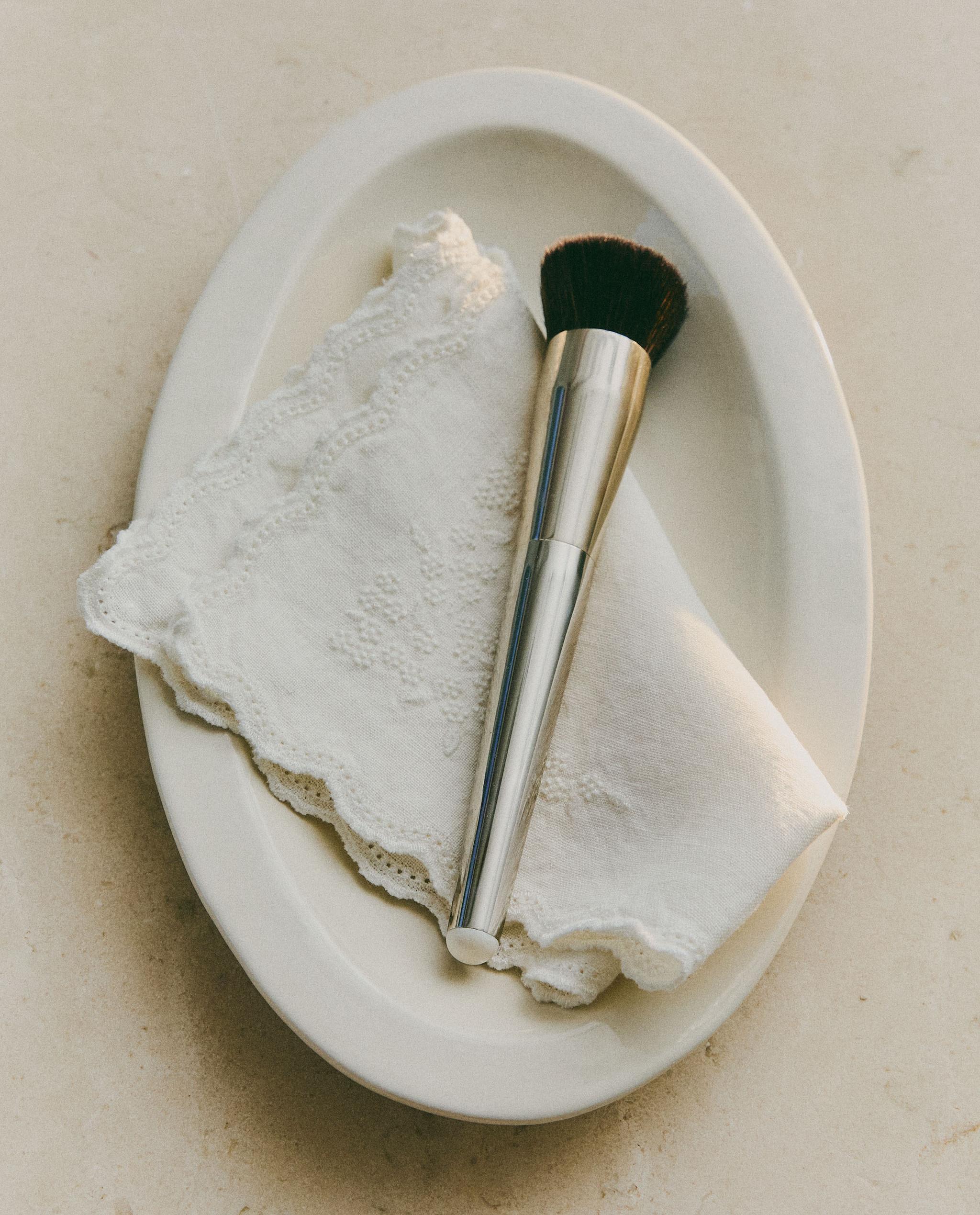 DECORATIVE CREAM CERAMIC TRAY product thumbnail 10
