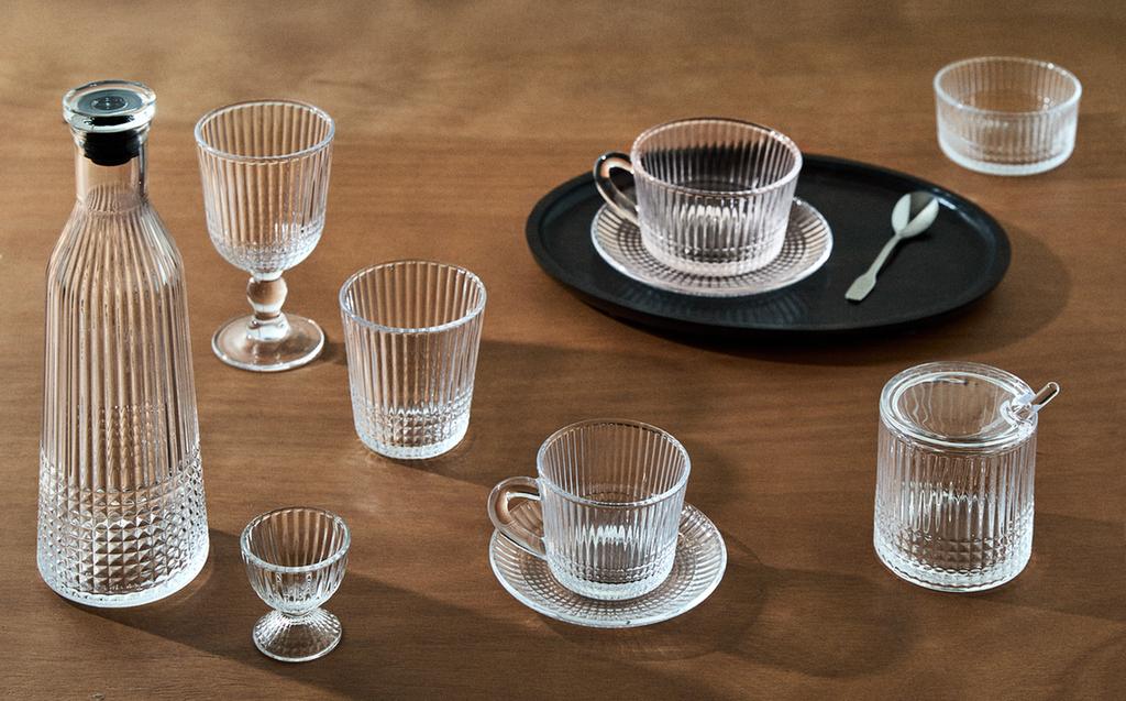 RAISED GEOMETRIC DESIGN GLASSWARE RAISED GEOMETRIC DESIGN GLASSWARE