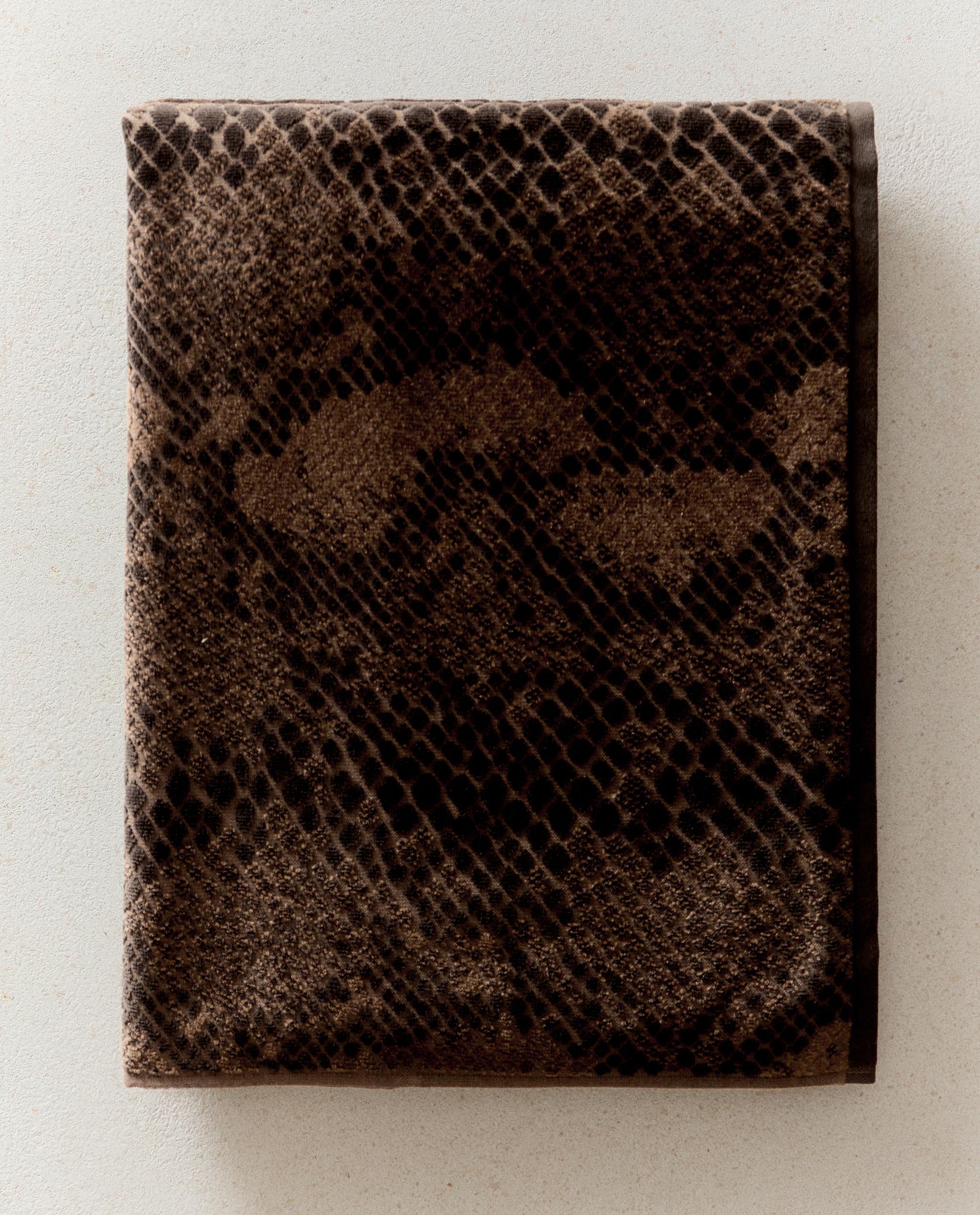 ANIMAL PRINT VELOUR BATH TOWEL product thumbnail 8