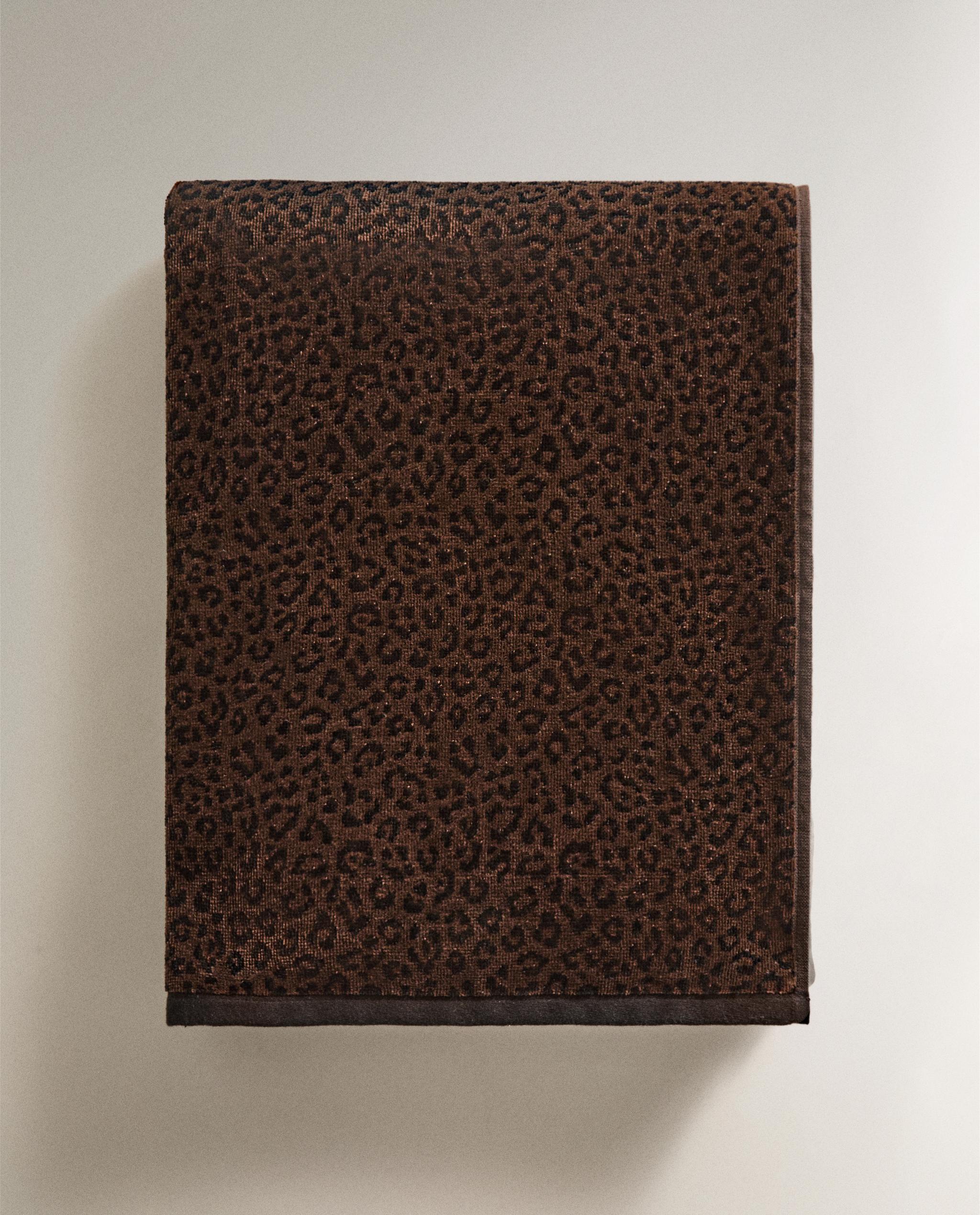 ANIMAL PRINT VELOUR BEACH TOWEL product thumbnail 9