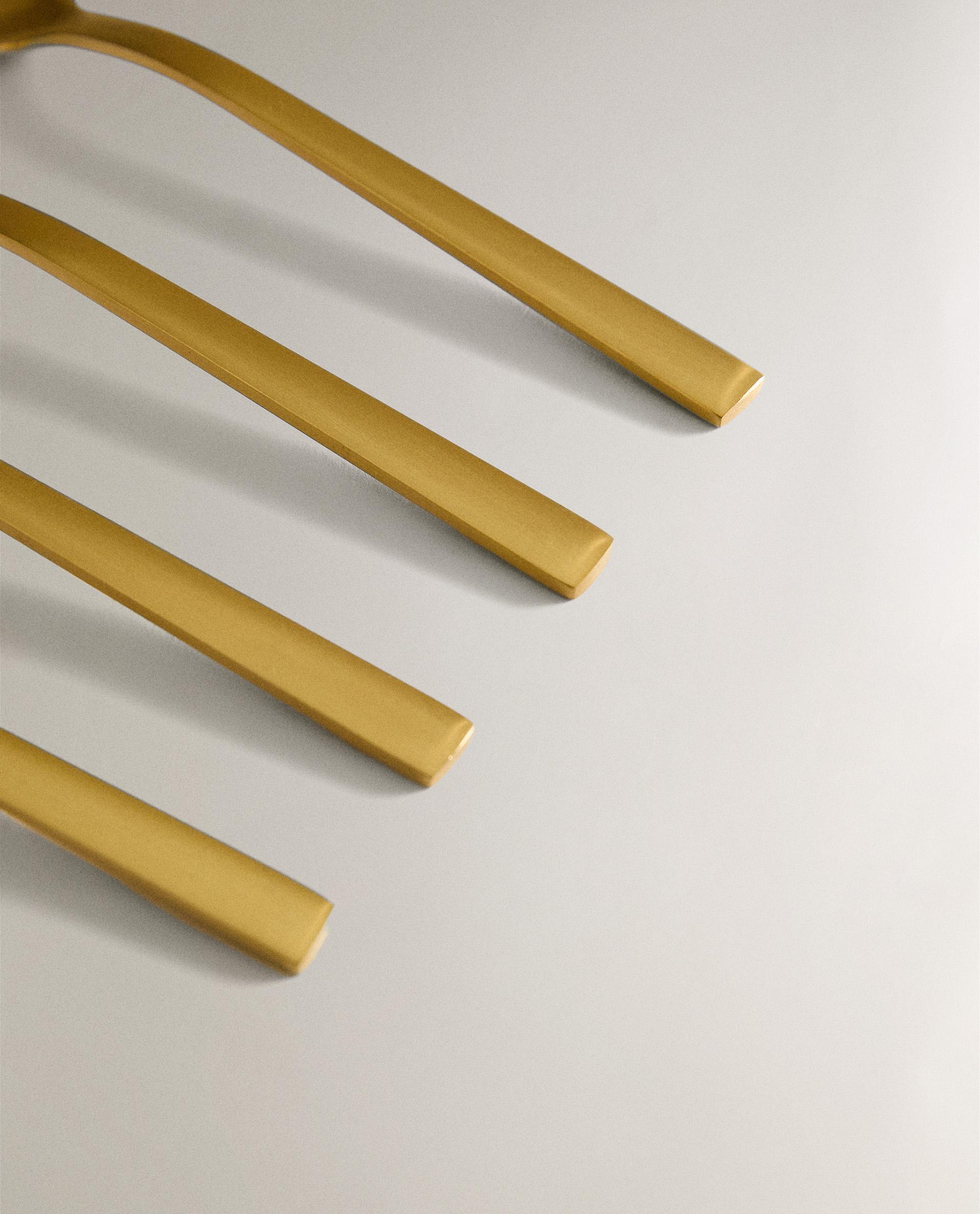 PACK OF GOLDEN STEEL DESSERT SPOONS (PACK OF 4) product thumbnail 5
