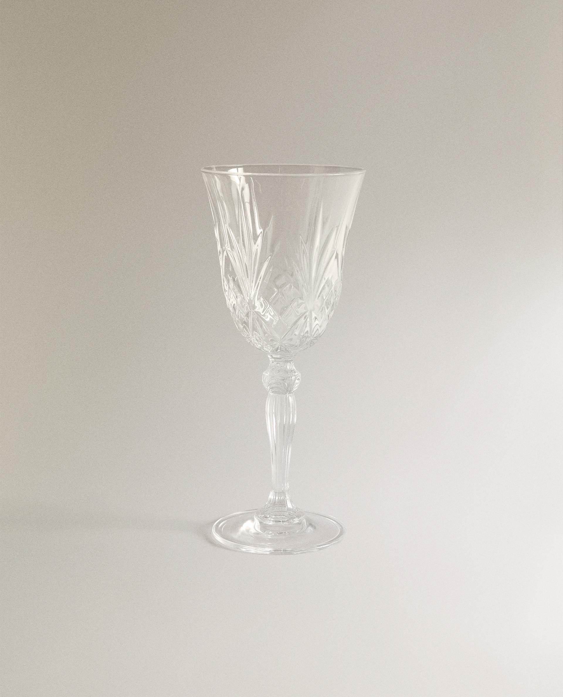 CUT CRYSTALLINE WINE GLASS