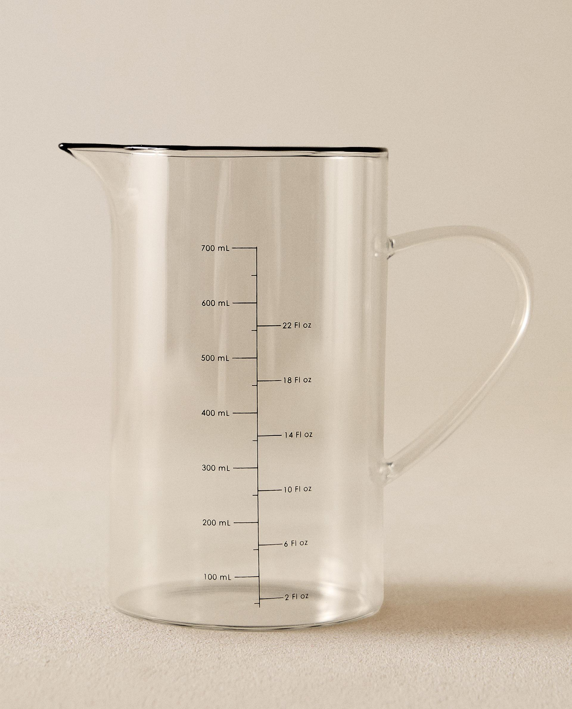BOROSILICATE GLASS MEASURING PITCHER