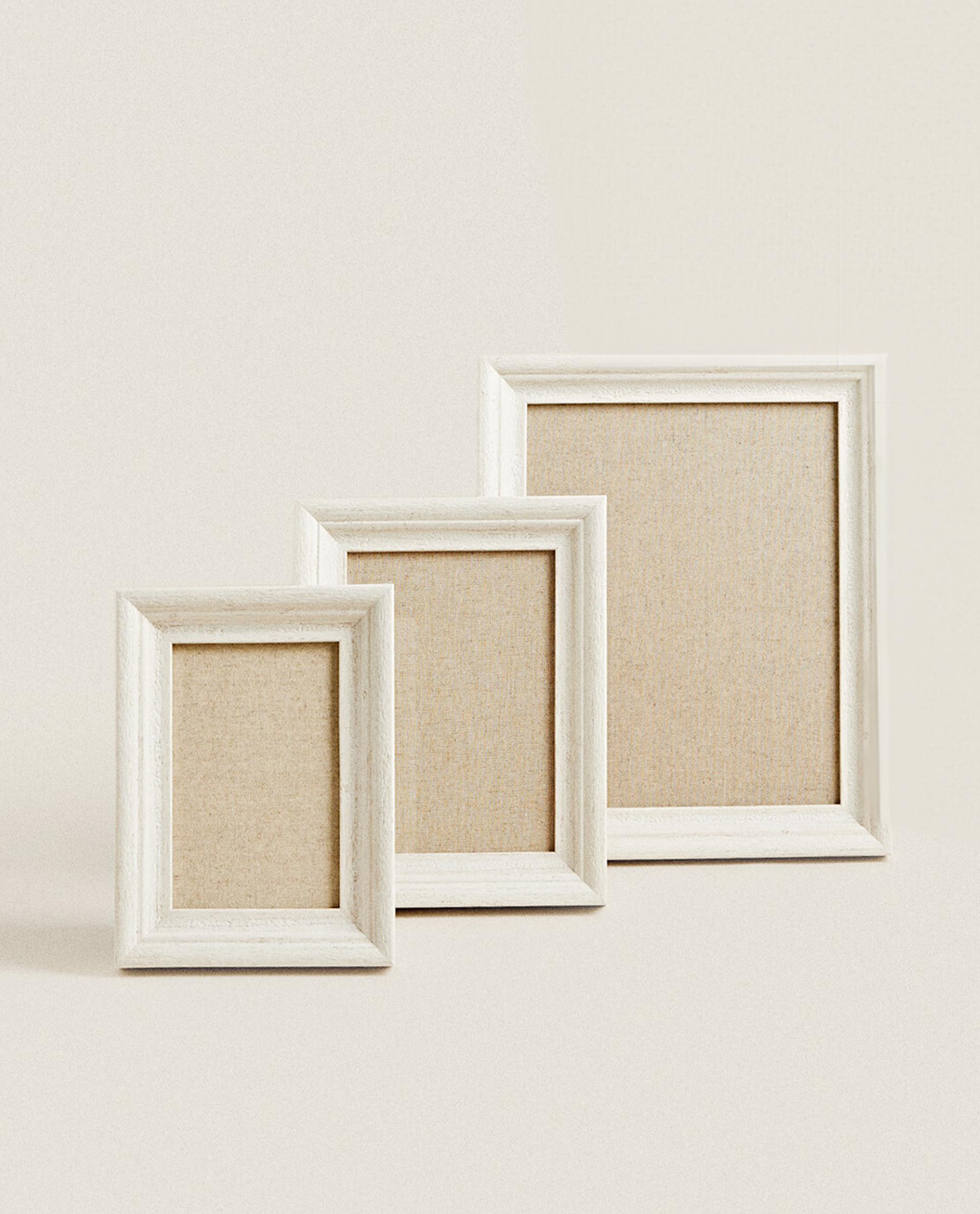 WOODEN PHOTO FRAME