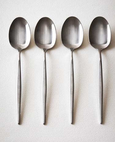PACK OF SPOONS WITH THIN HANDLES (PACK OF 4)