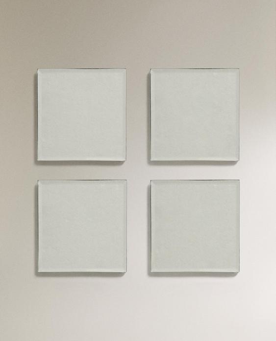 طقم قواعد أكواب بمظهر مرآة (طقم 4 قطع) طقم قواعد أكواب بمظهر مرآة (طقم 4 قطع)