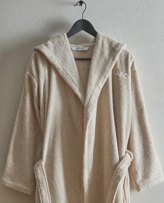 BADEMANTEL MIT KAPUZE (360 GXM²)