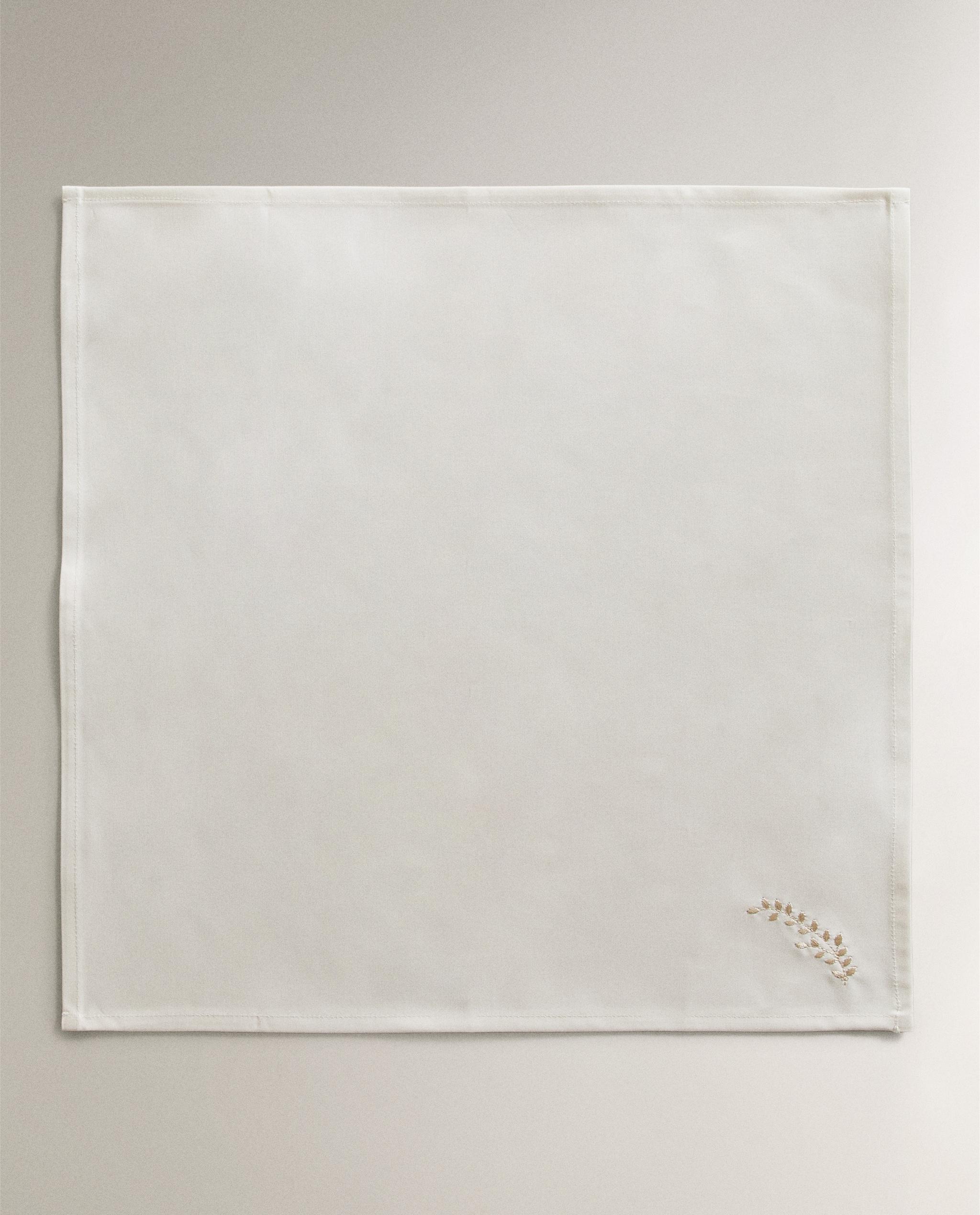 PACK OF PLANT EMBROIDERY NAPKINS (PACK OF 2) product thumbnail 11