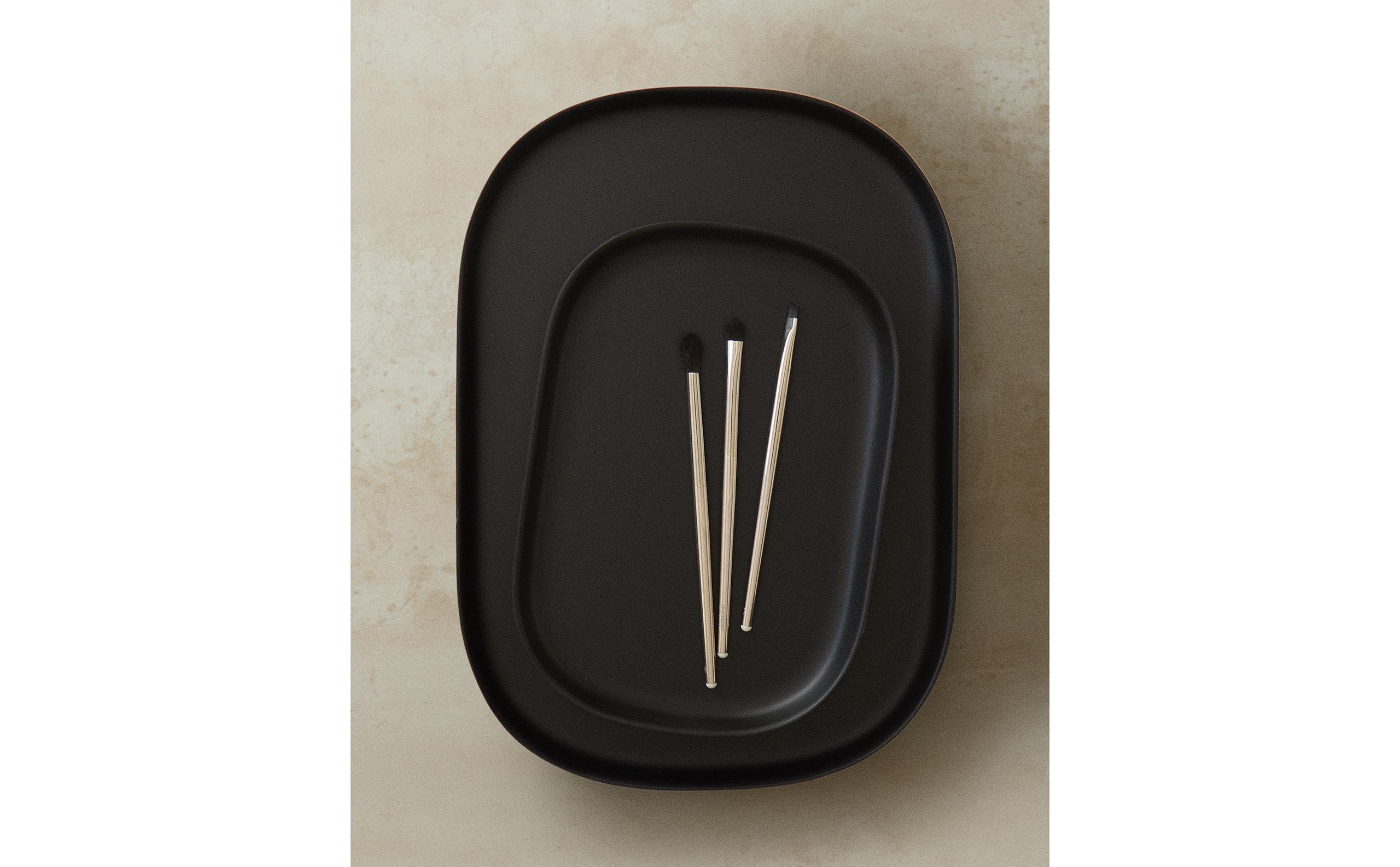 LARGE BLACK RESIN BATHROOM TRAY product thumbnail 5