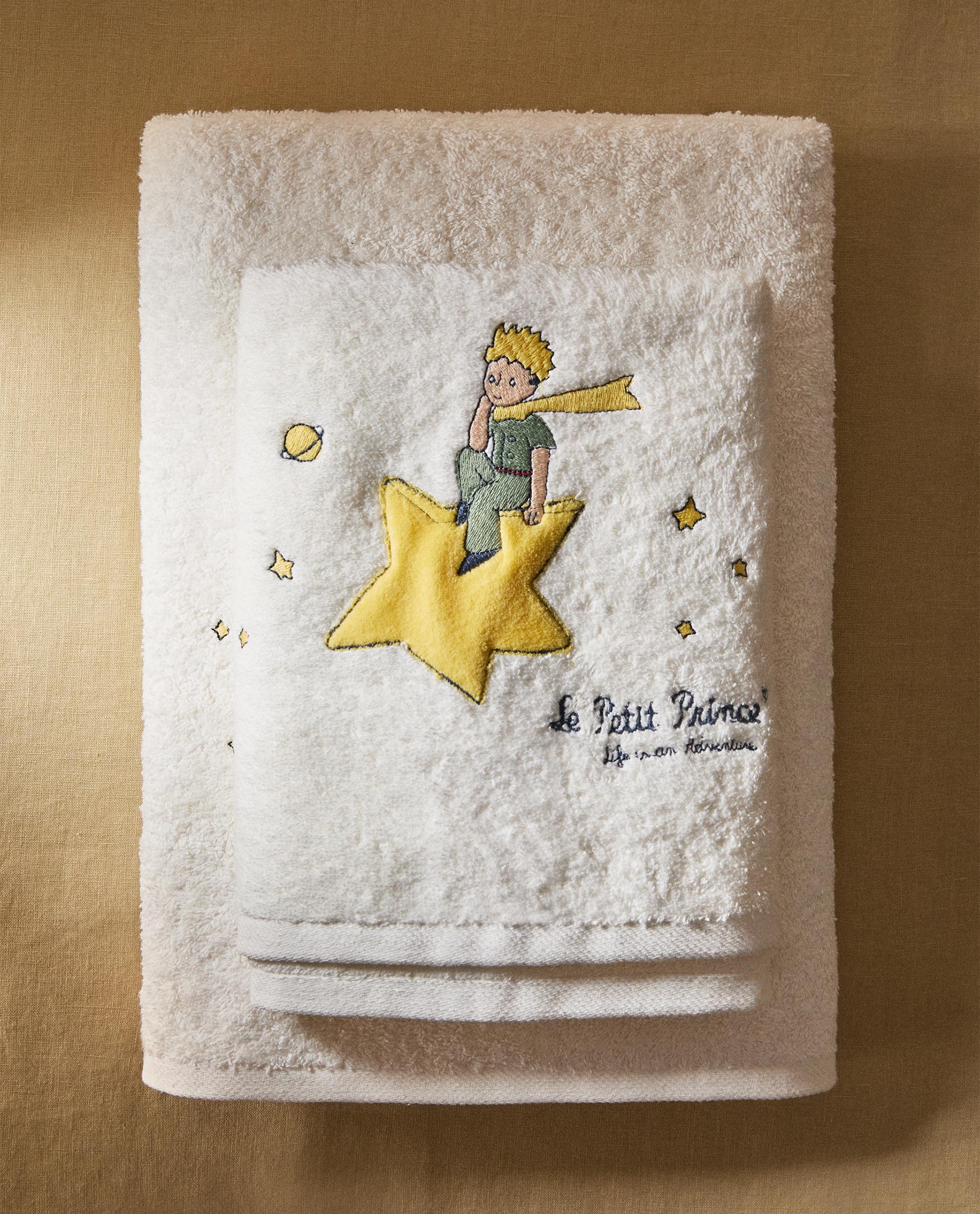 ÇOCUKLAR İÇİN LE PETIT PRINCE DESENLİ BANYO HAVLUSU