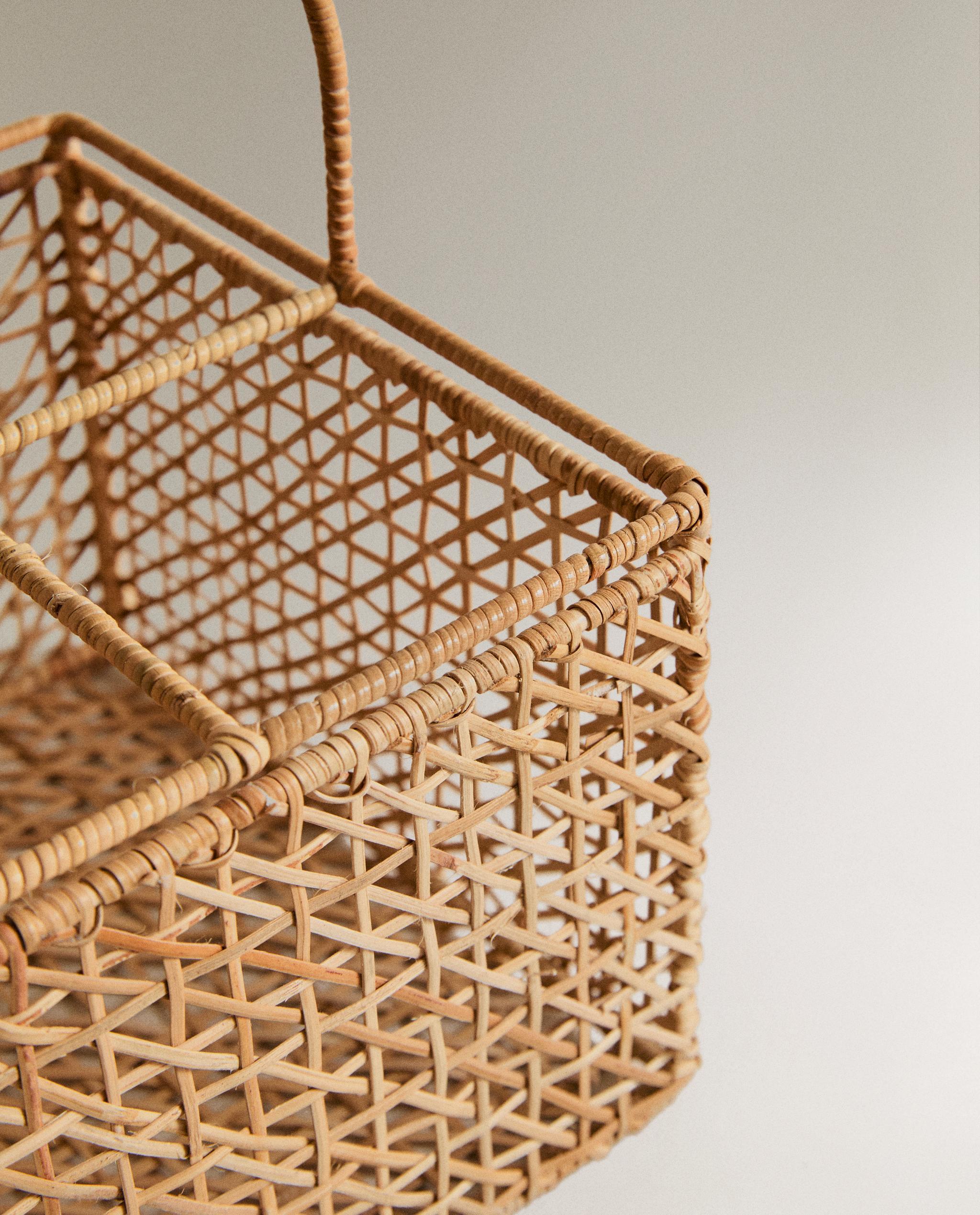 RATTAN BOTTLE STAND WITH HANDLE product thumbnail 5