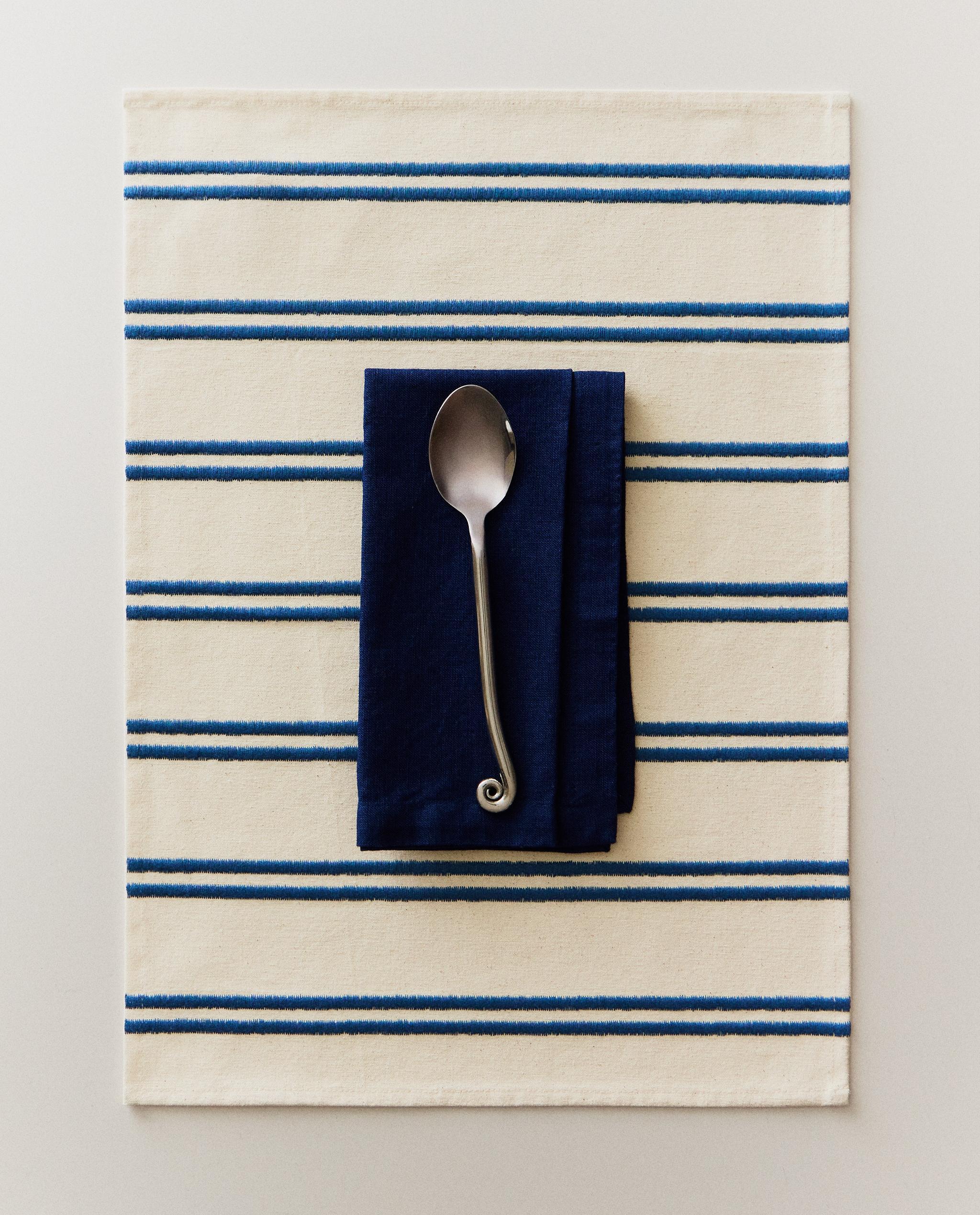 PLACEMAT WITH EMBROIDERED STRIPES product thumbnail 10