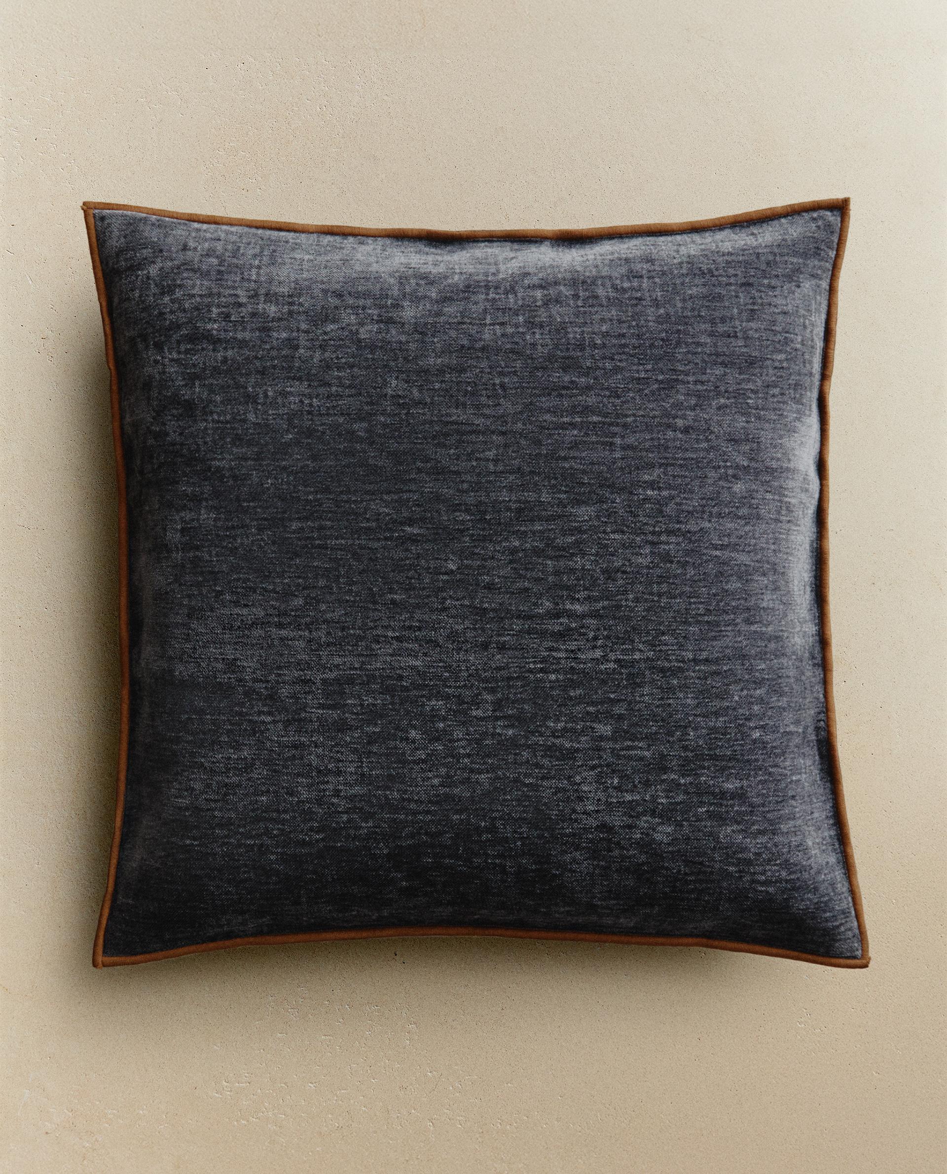 フェザー クッションフィリング（高グラム量） | Zara Home 日本/Japan