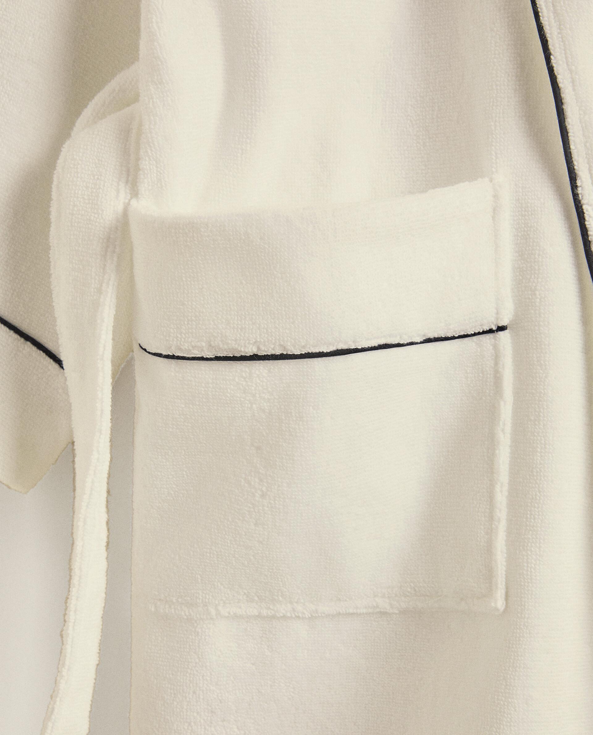 BATHROBE WITH PIPING (400 GXM²) product thumbnail 19