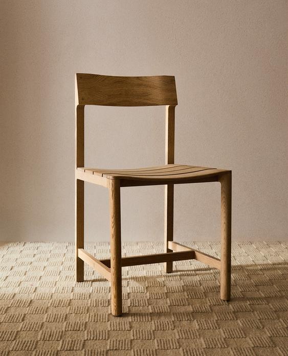 CHAIR 04