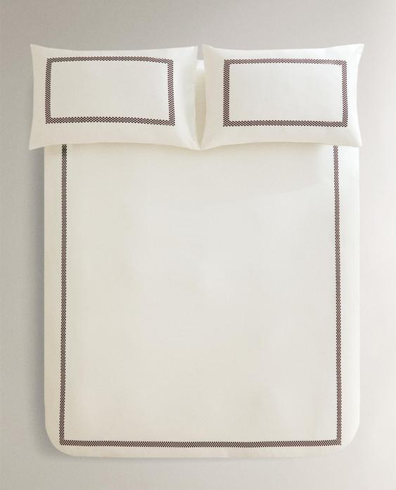 غلاف لحاف ساتان بتطريز هندسي